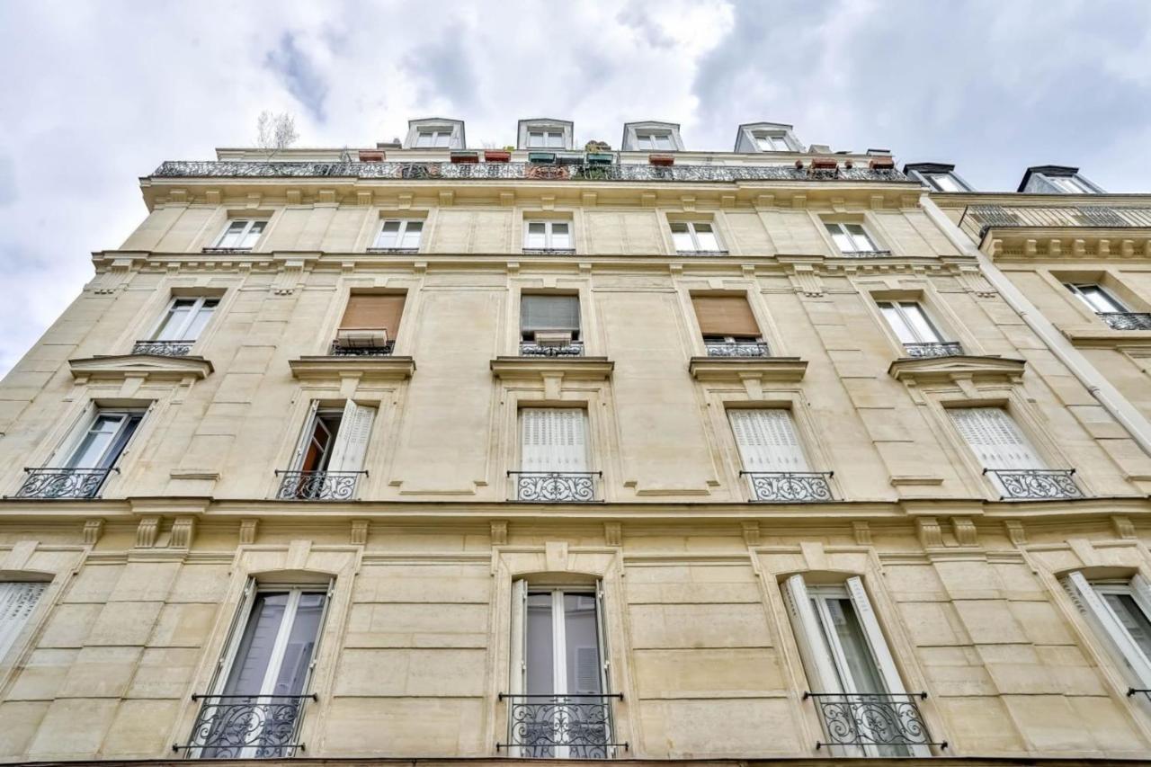 Cosy And Bright Located In 18 Paris