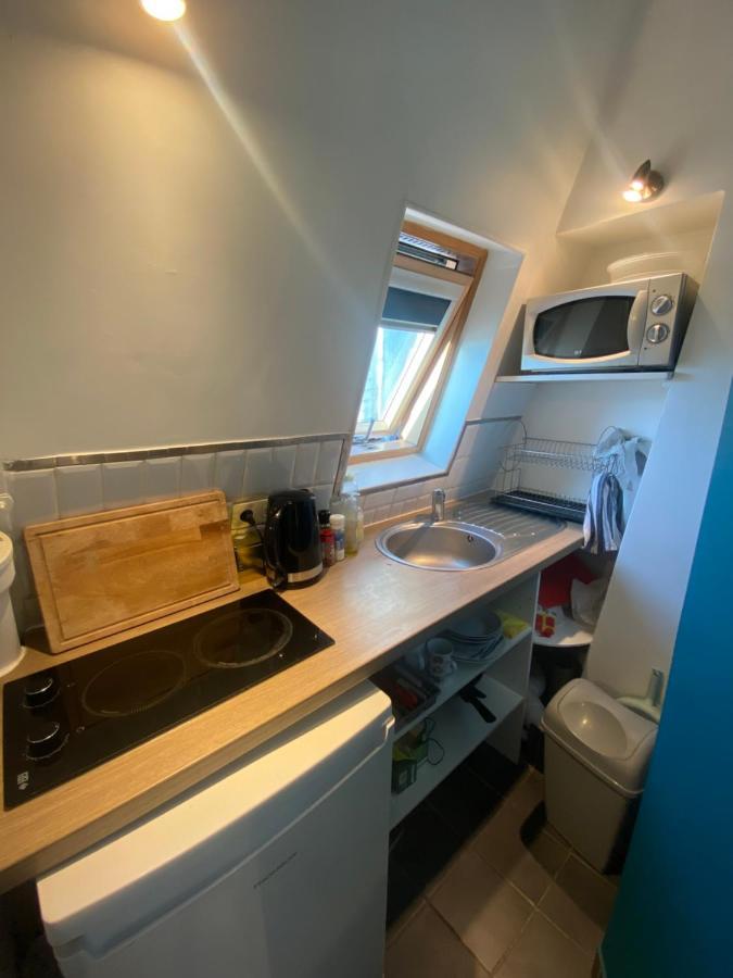 Studio Calme Et Refait A Neuf * Paris