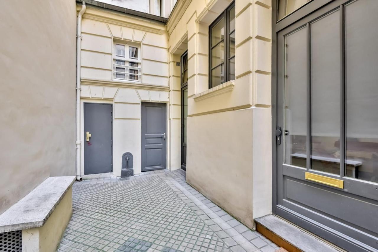 Charming Studio For 2 In The 8th District Paris