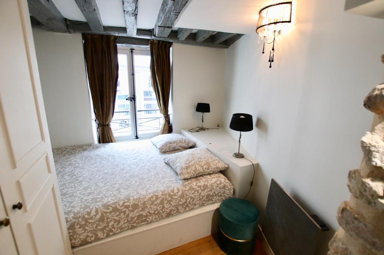Apartment Vivienne Paris