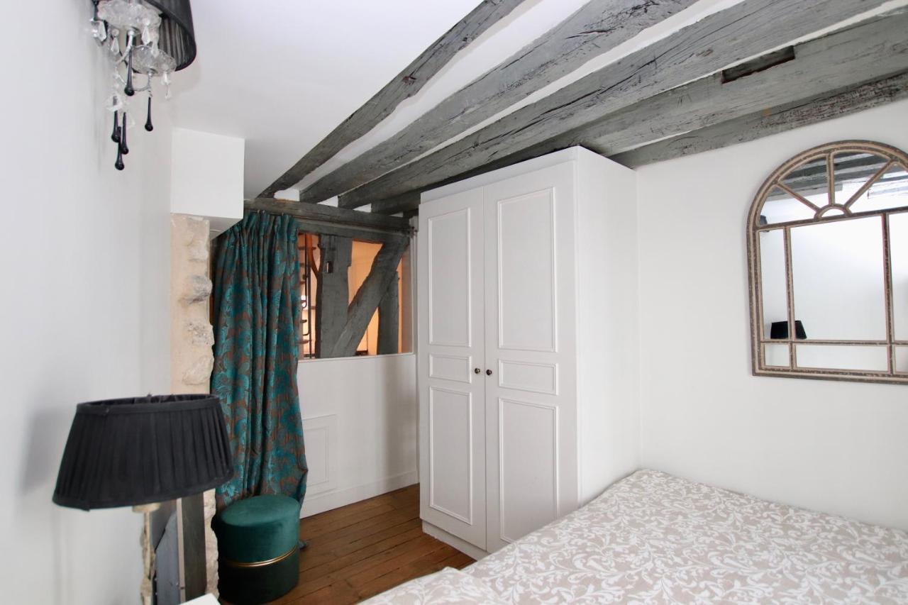 Apartment Vivienne Paris