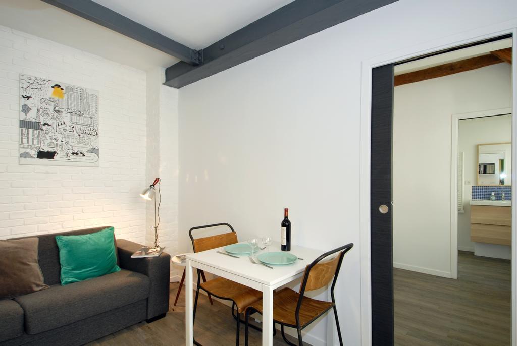 Transparent Marais Apartment Paris