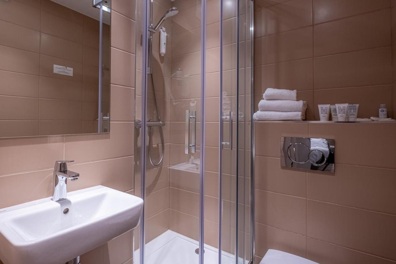 Hotel Lilas Blanc Paris