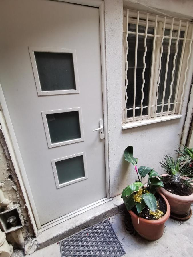 2 Pièces En Plein Cœur De Avec Wifi * Paris