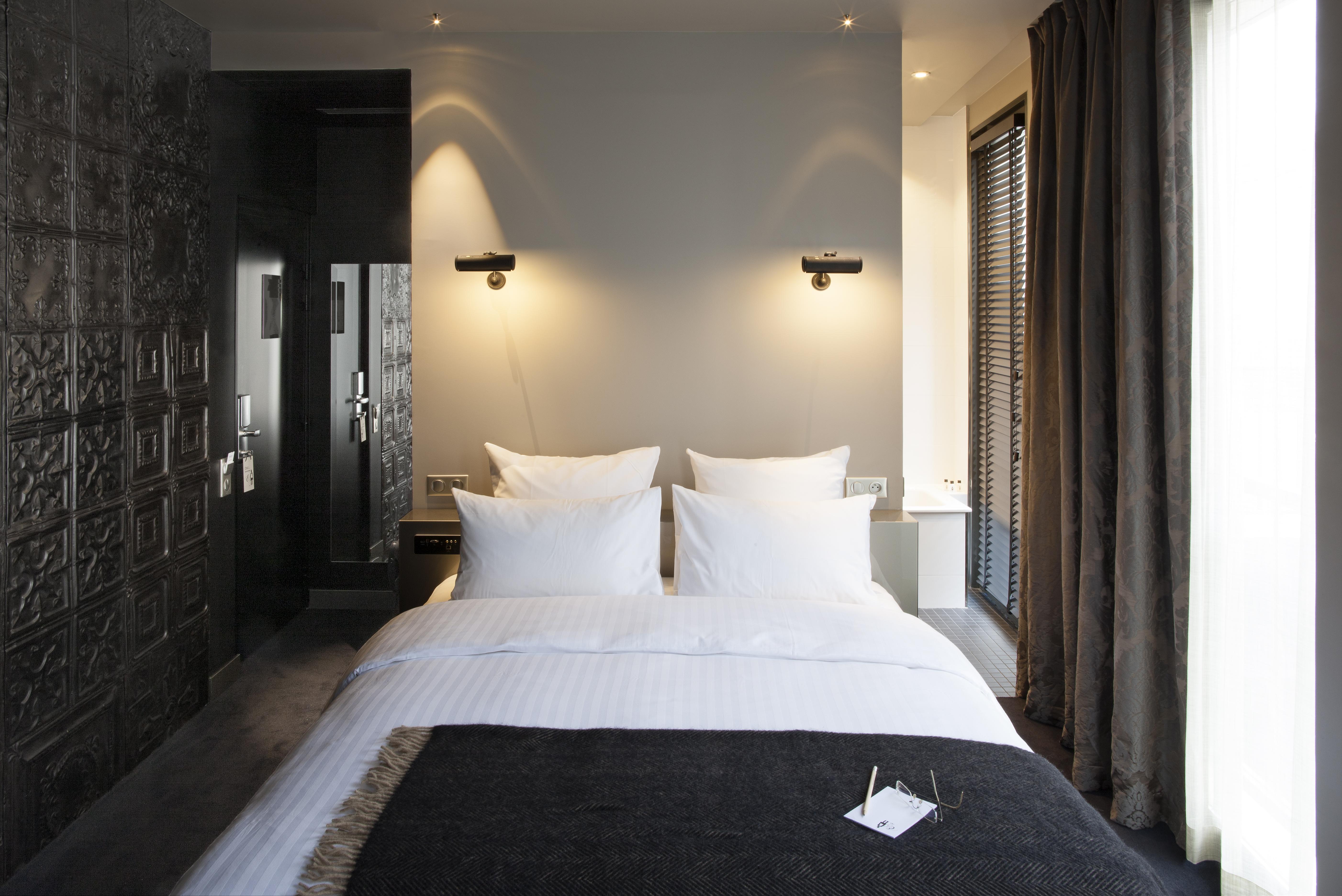 Eugène En Hotel