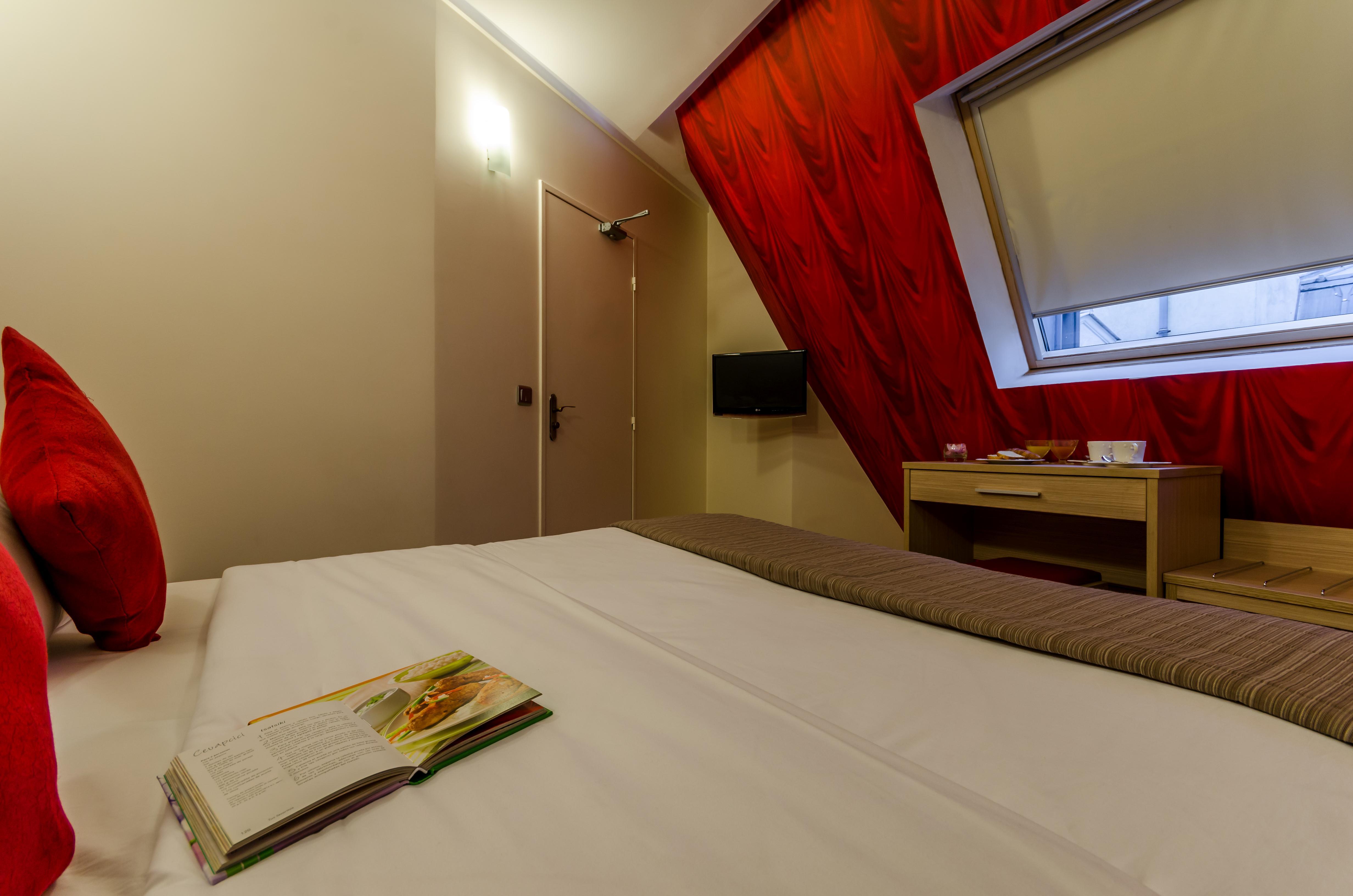 Hotel Riviera Renovated Paris