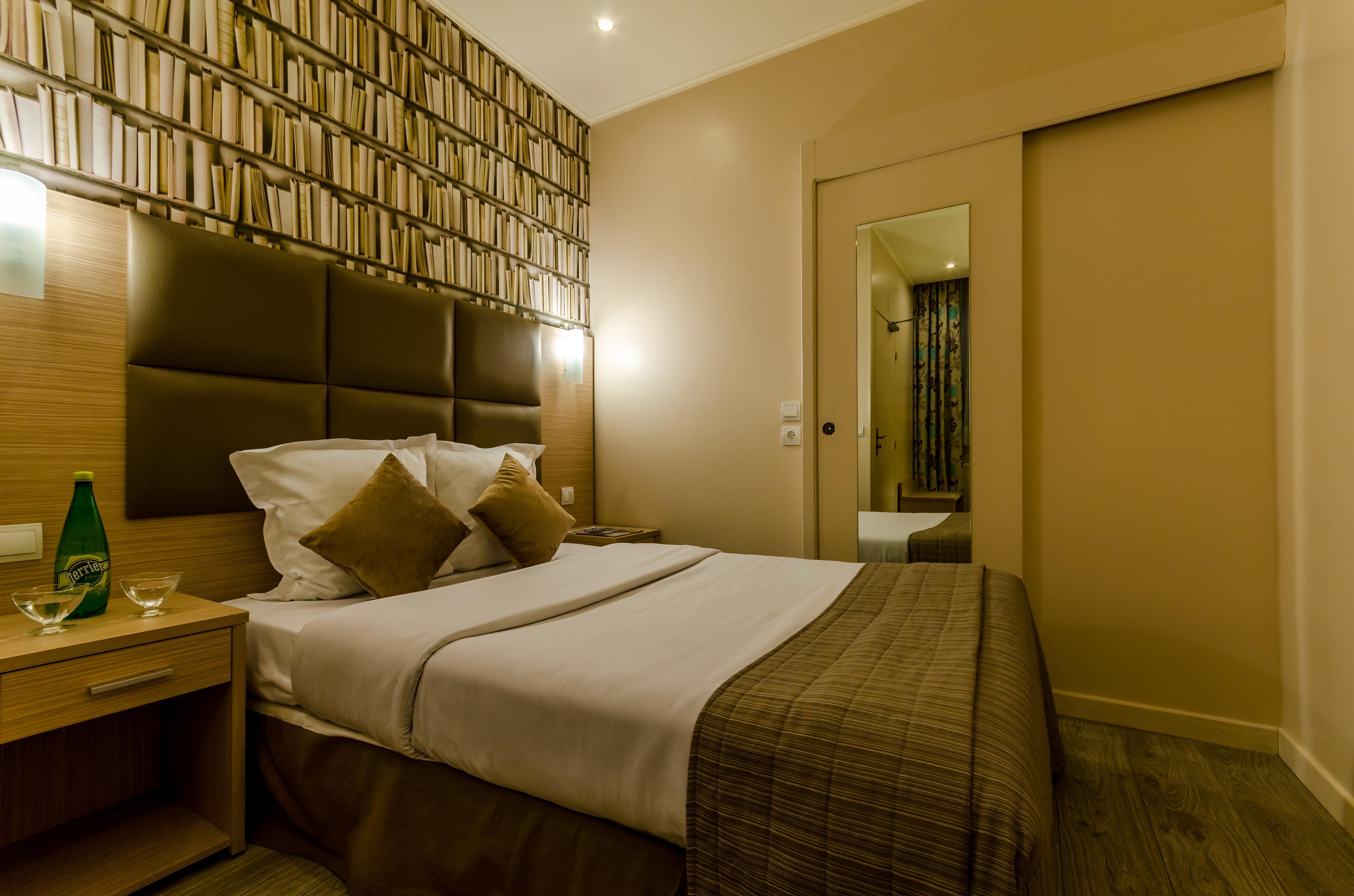 Riviera Renovated Hotel Paris