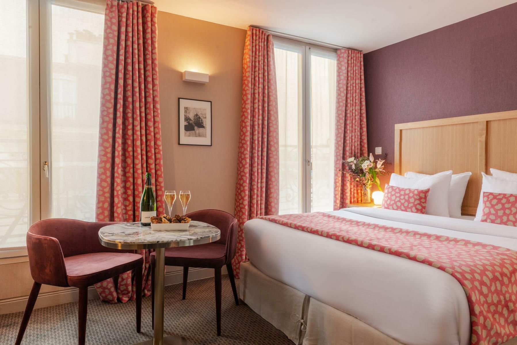 29 Lepic Hotel