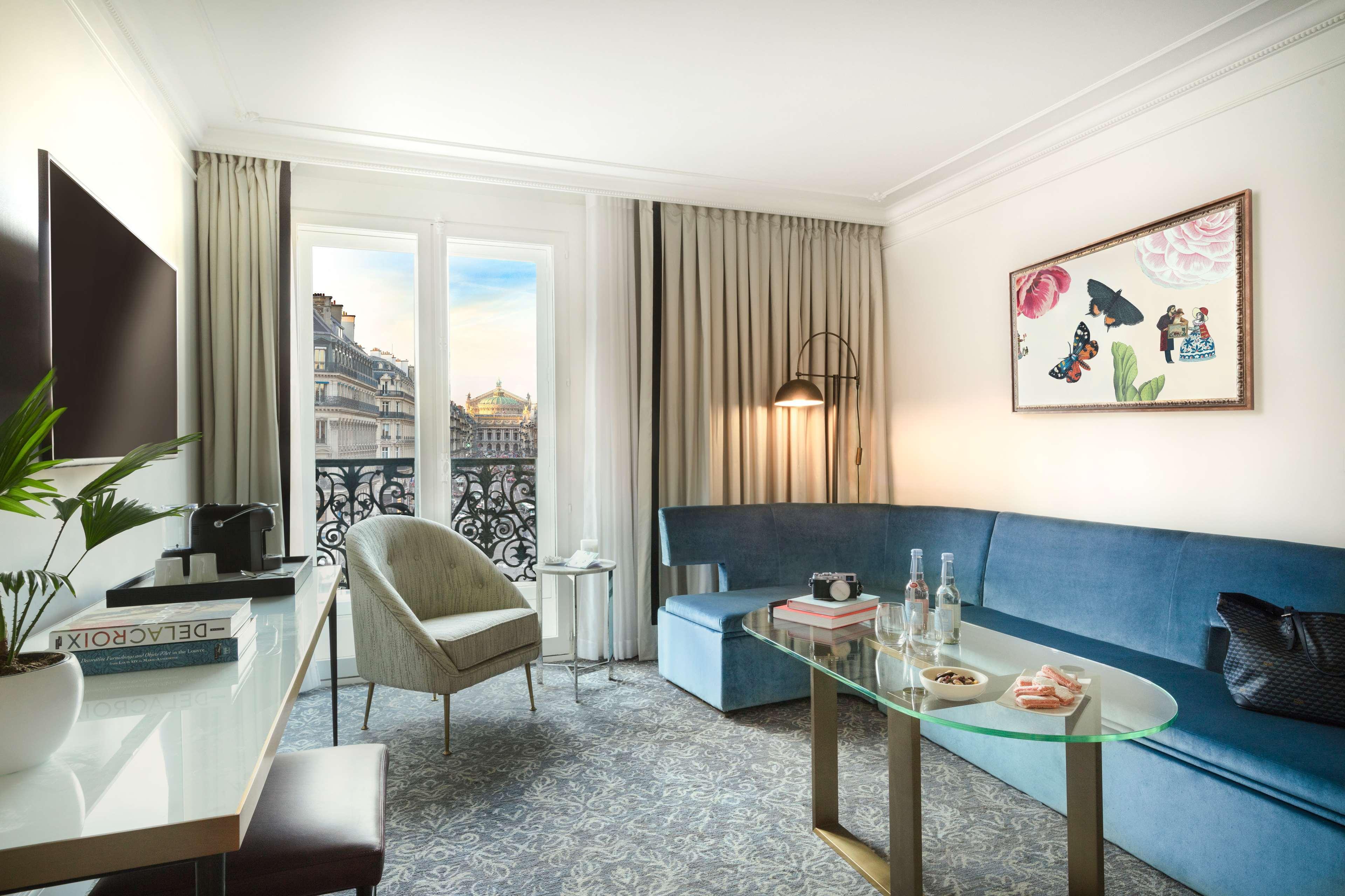 Du Louvre, In The Unbound Collection By Hyatt