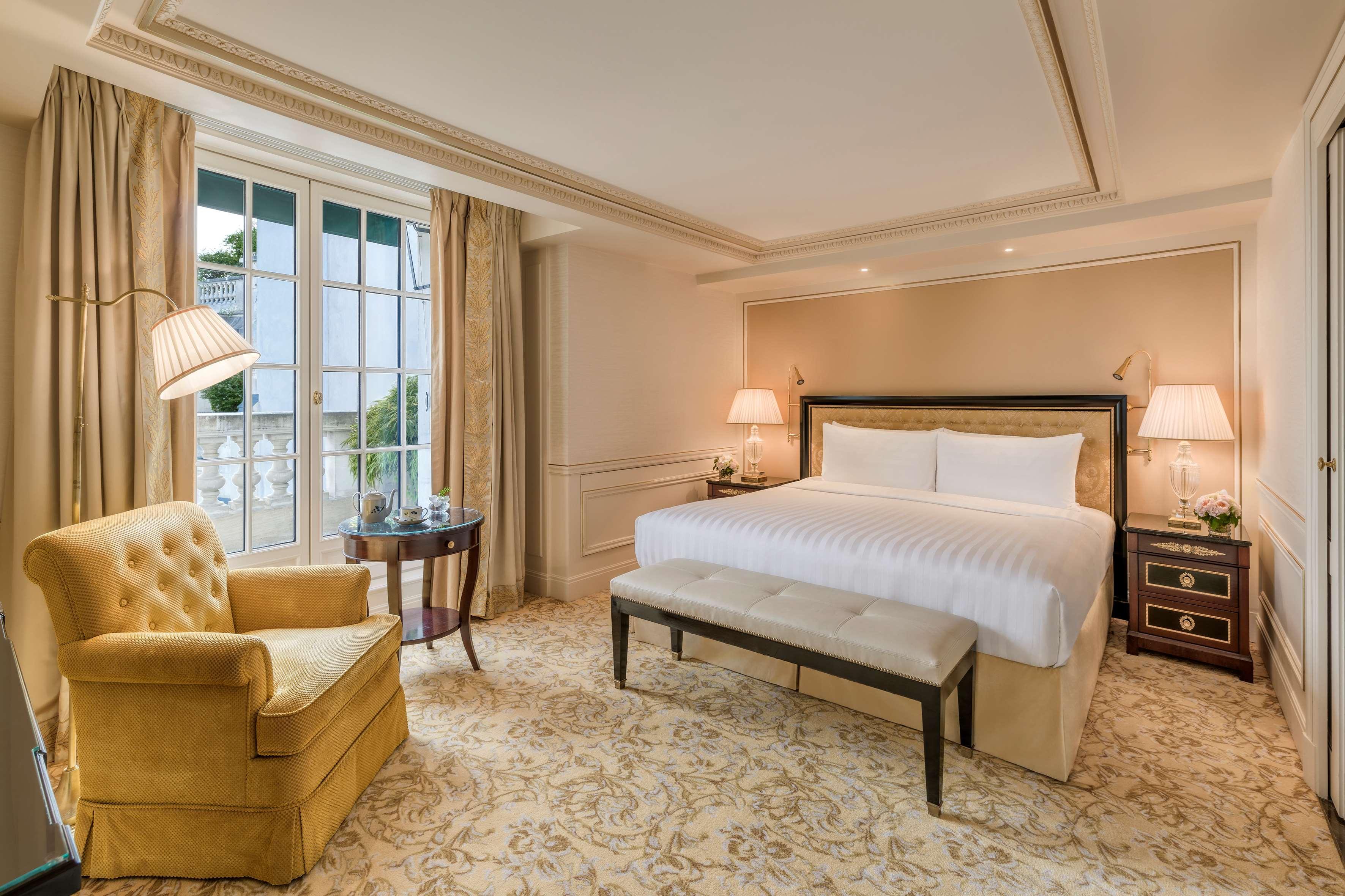 Shangri-la Hotel