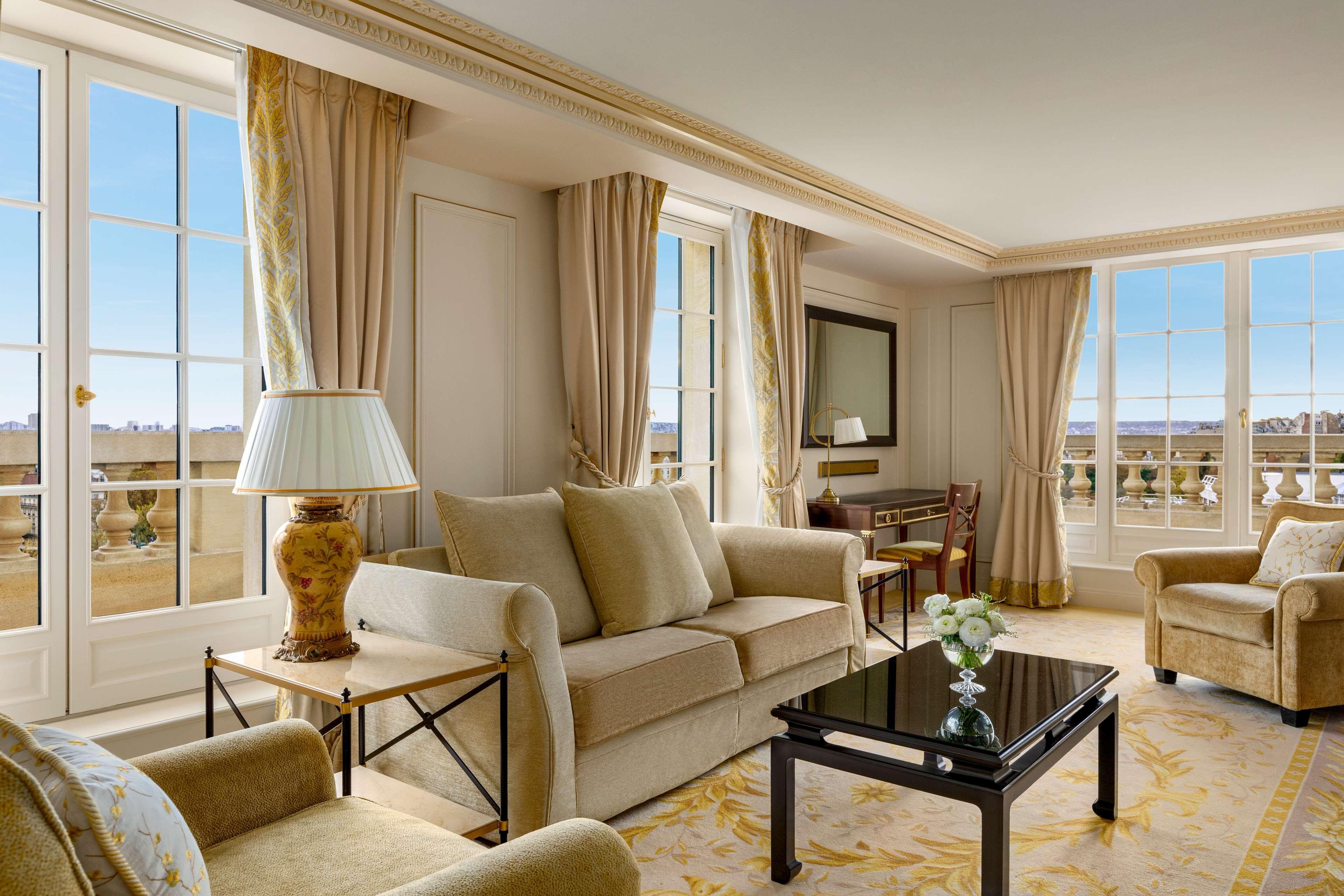 Shangri-la Hotel Paris
