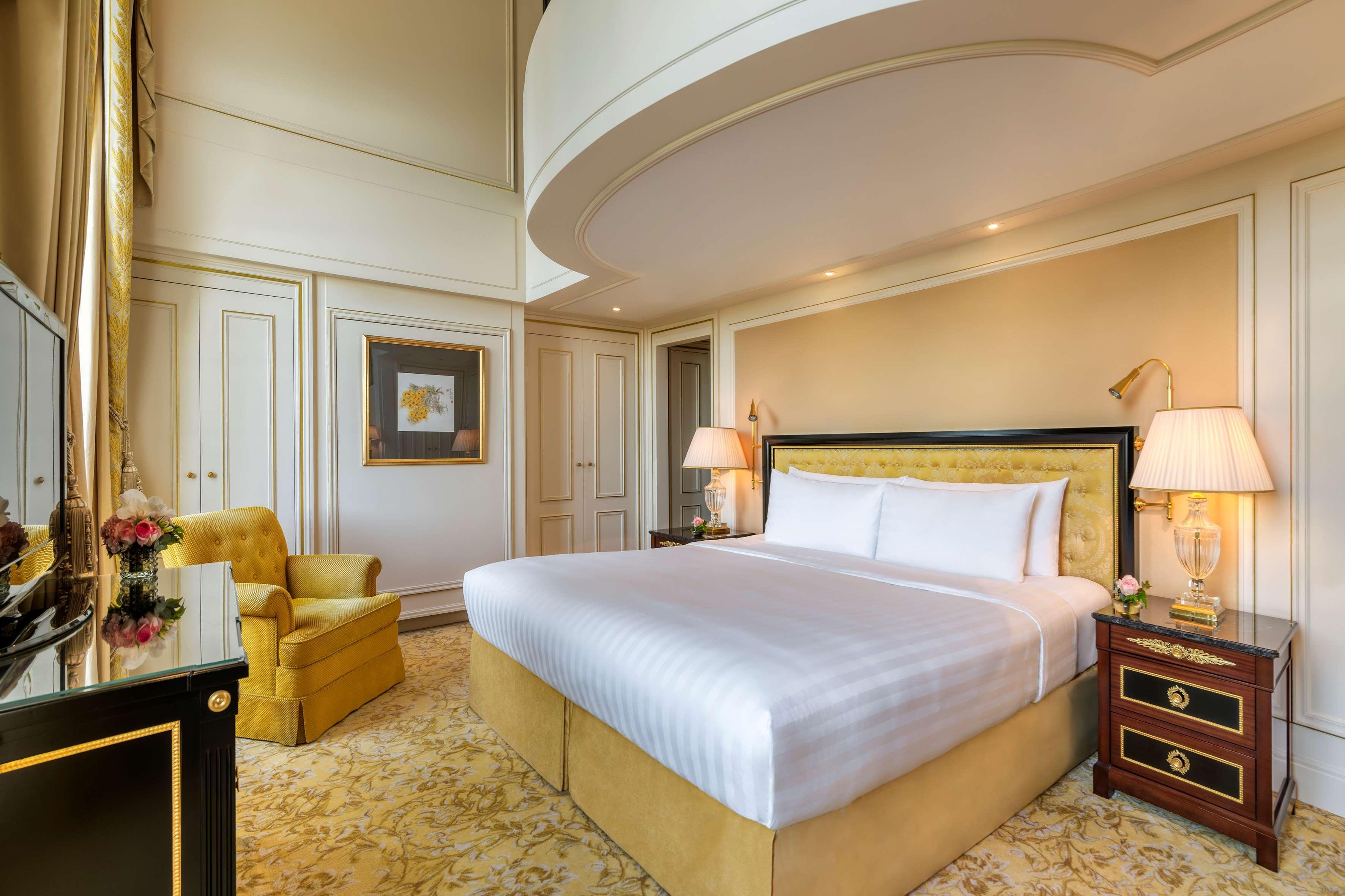 Shangri-la Hotel
