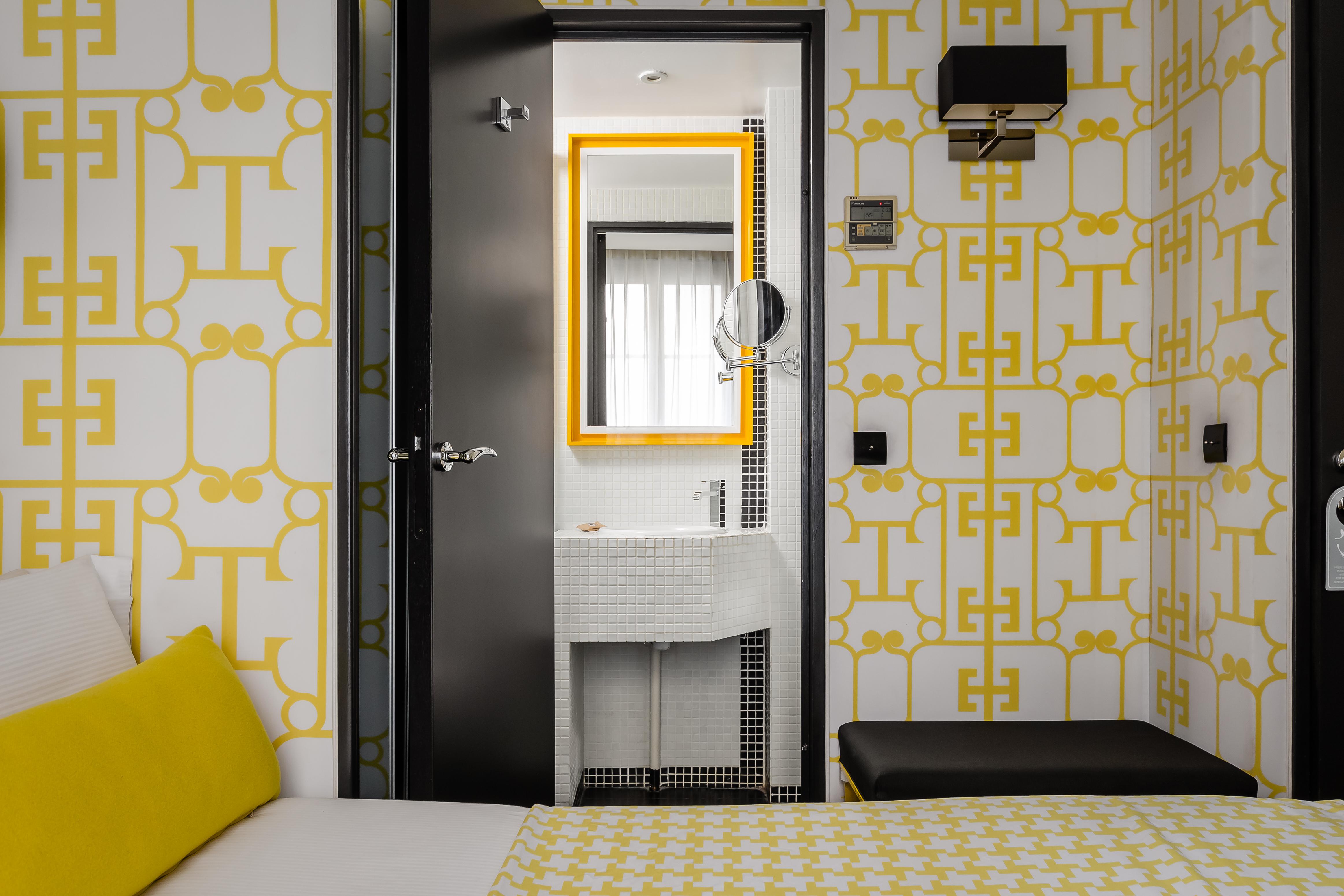 Hotel Monceau Elysees 3*