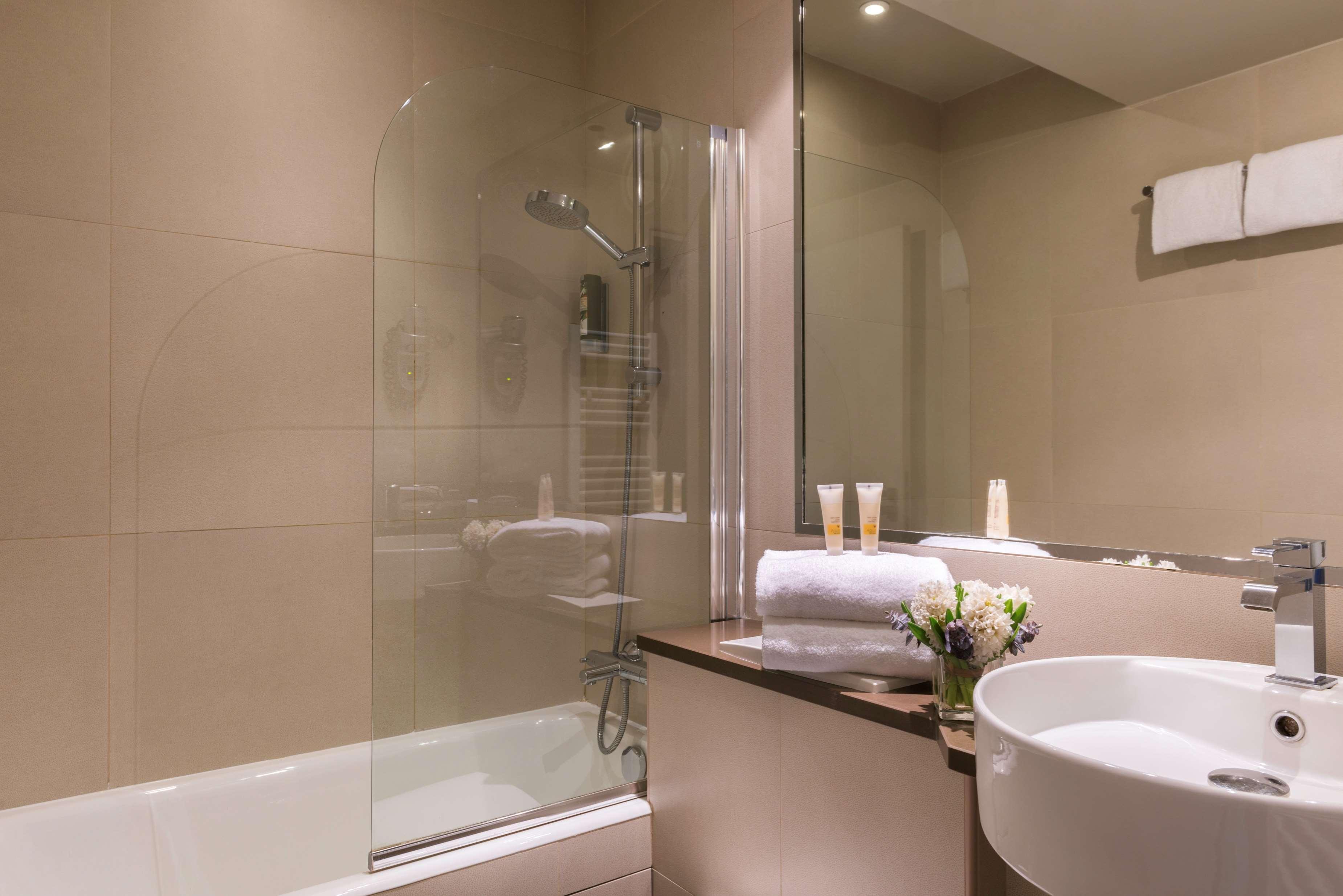 Hotel De Neuve By Happyculture 3*