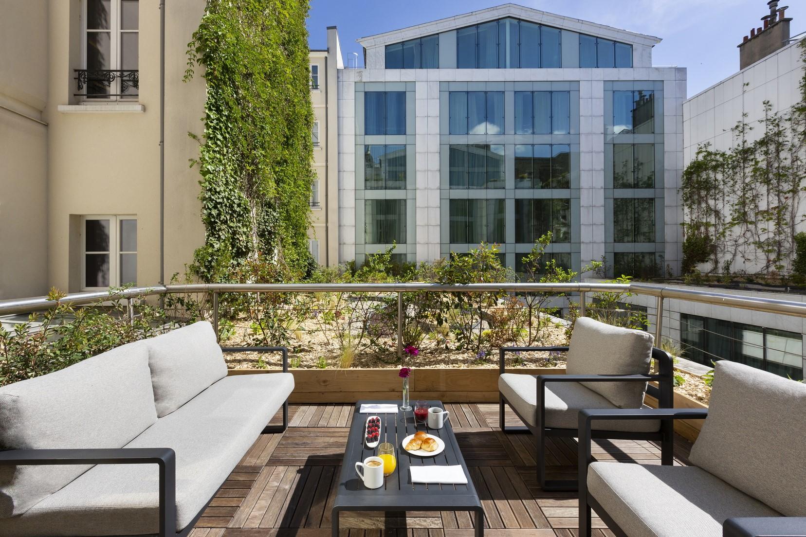 La Clef Tour Eiffel By The Crest Collection Hotel Paris