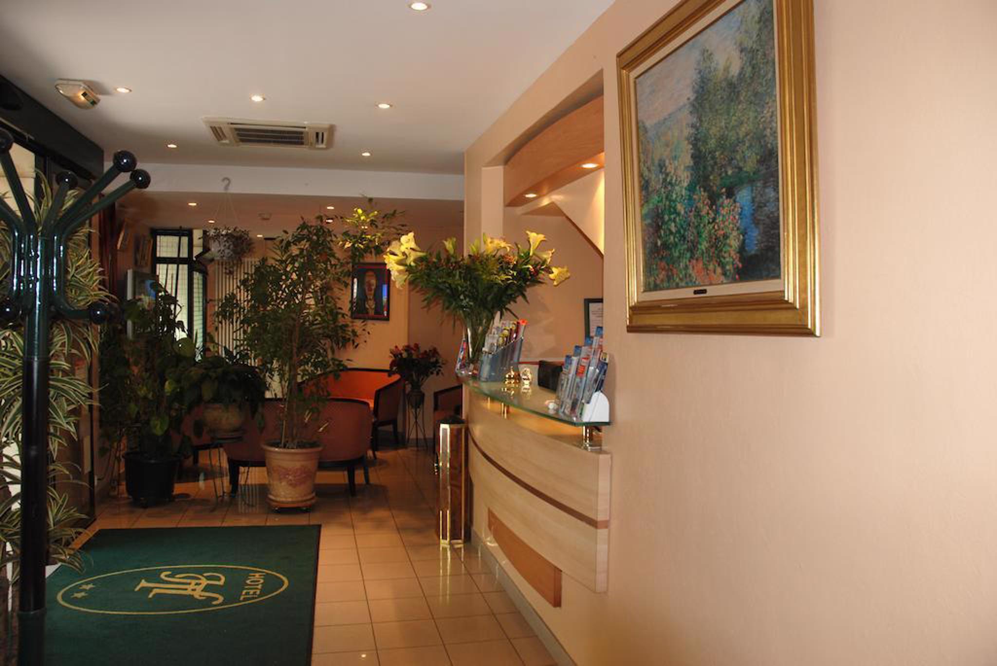 Hotel Transcontinental