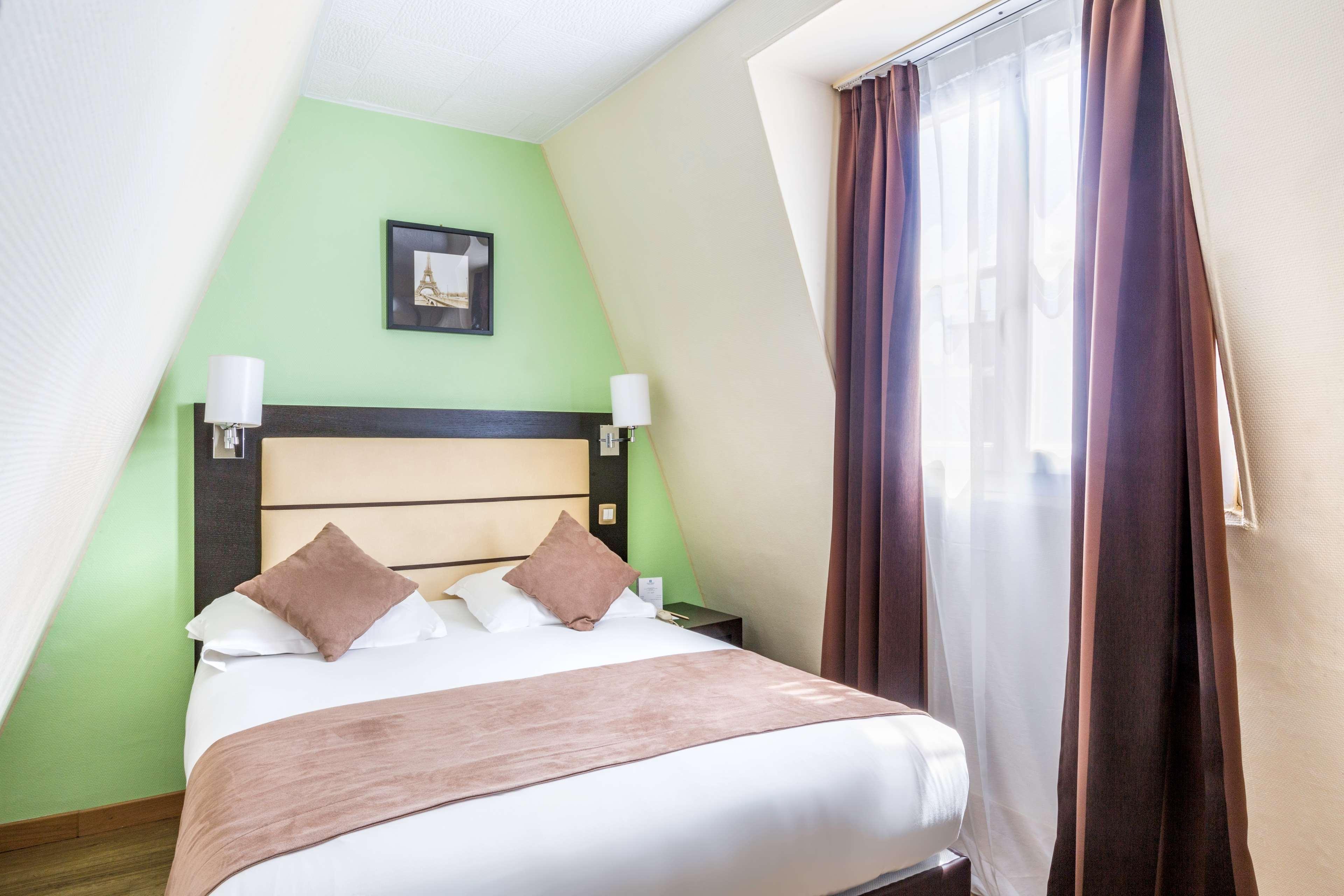 Sure By Best Western Gare Du Nord Hotel 3*