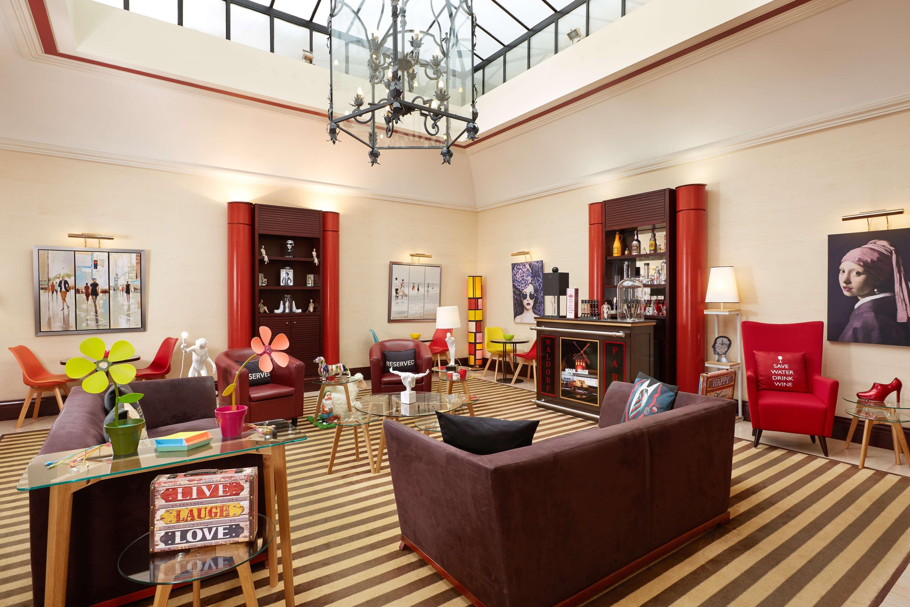 Hotel Waldorf Trocadero Tour Eiffel 4*