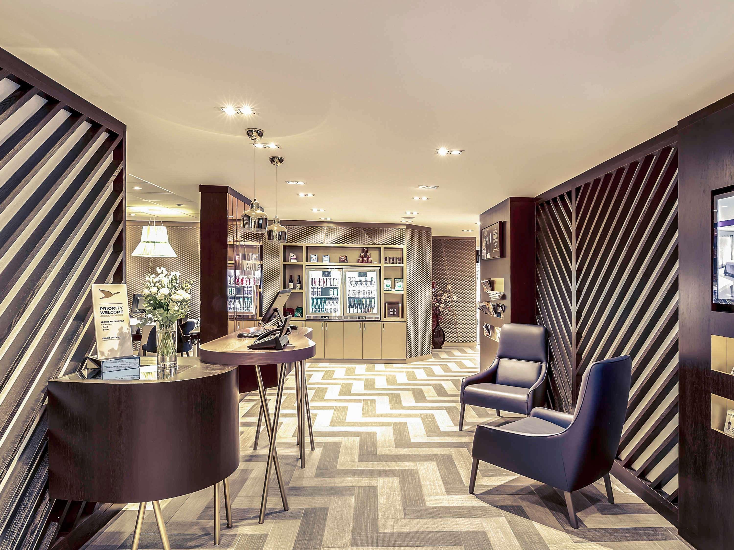Hotel Mercure Arc De Triomphe Etoile 4*