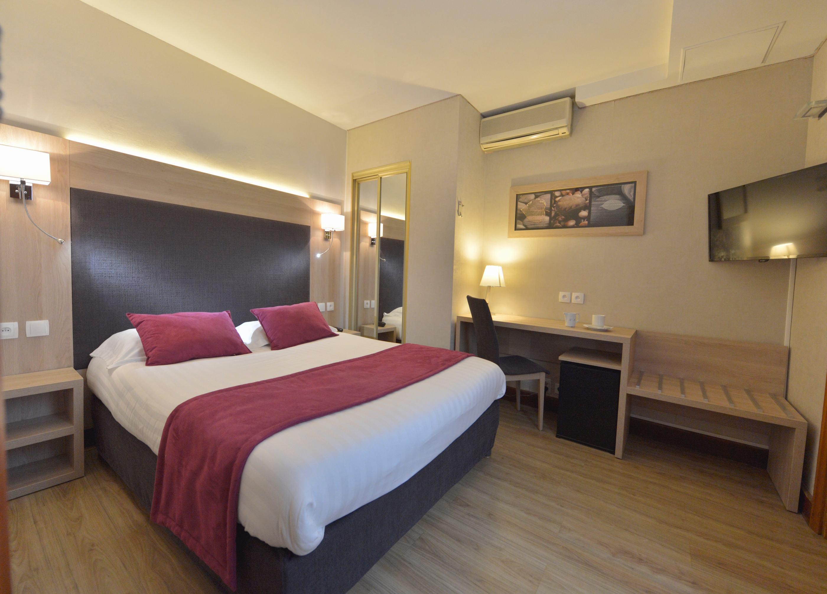 Hotel Renoir Montparnasse 3*