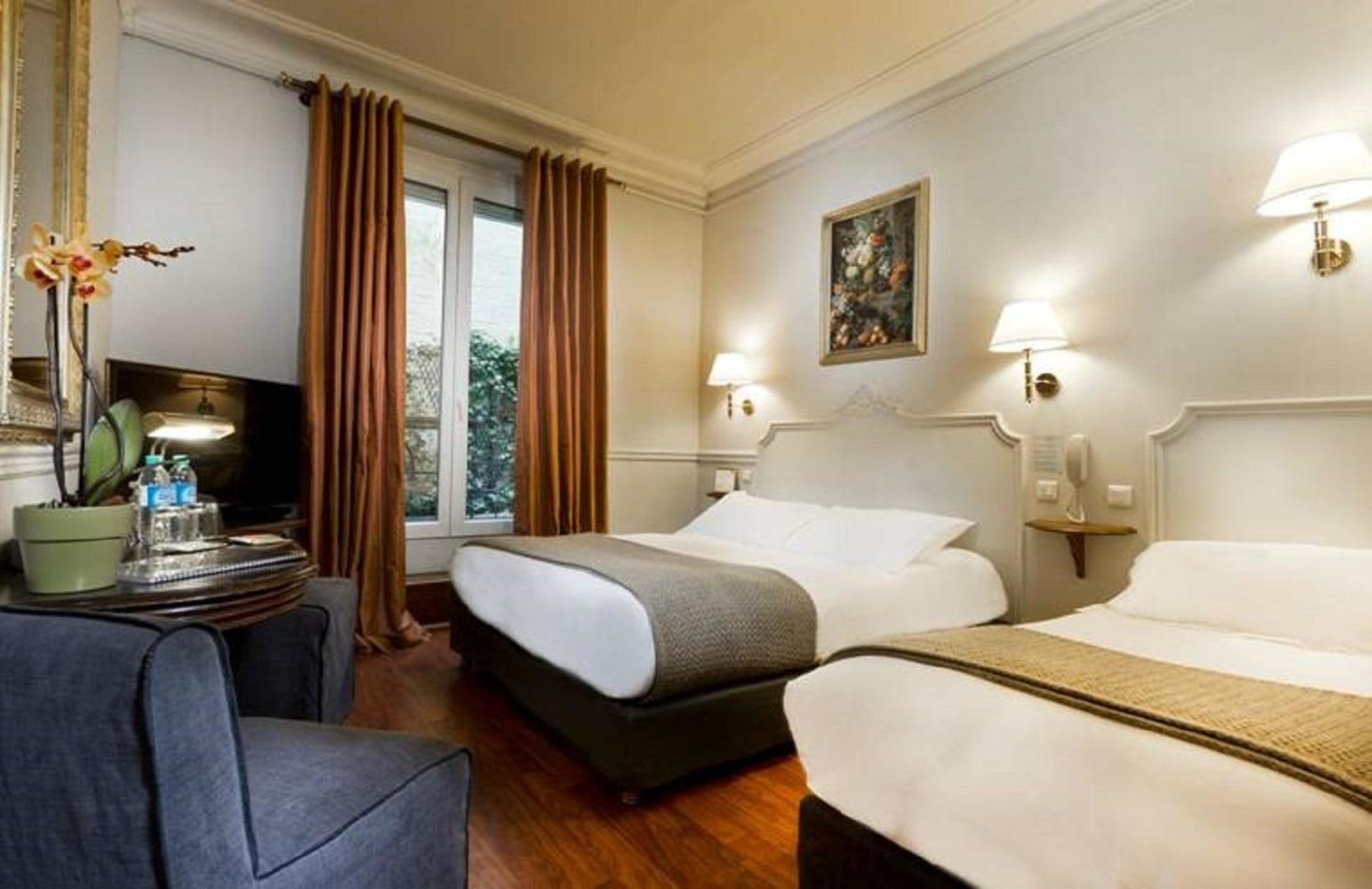 De La Porte Dorée Hotel