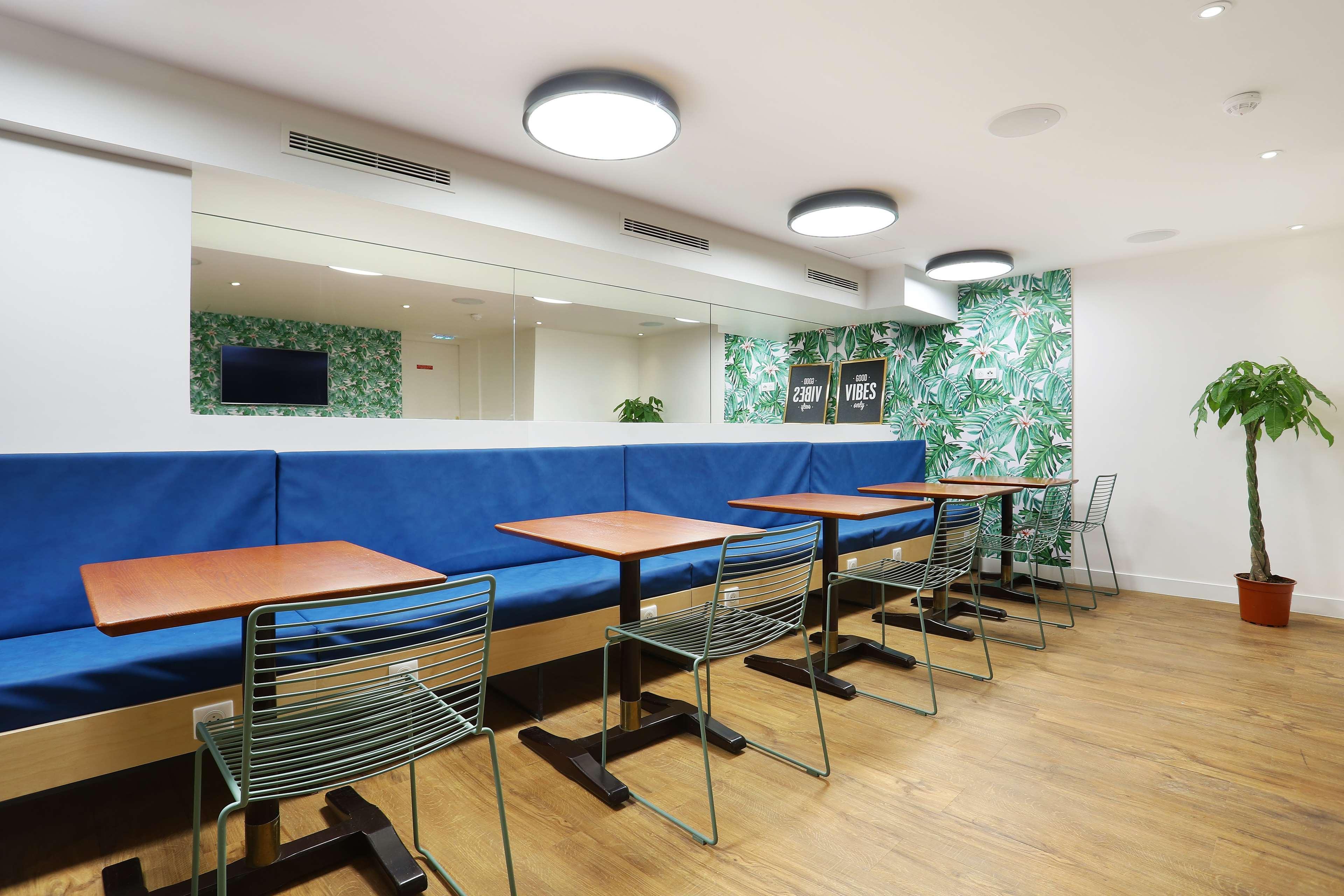 Hotel The Playce By Happyculture 4*