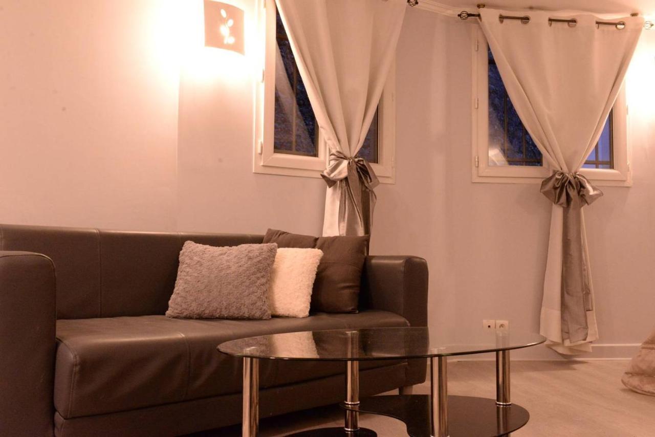 Apartment Beau Meuble 2min Du Moulin Rouge