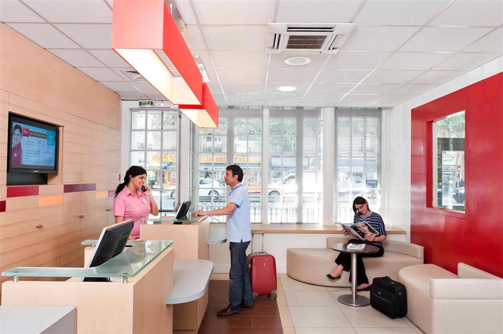 Hotel Ibis Ornano Montmartre Nord 18eme