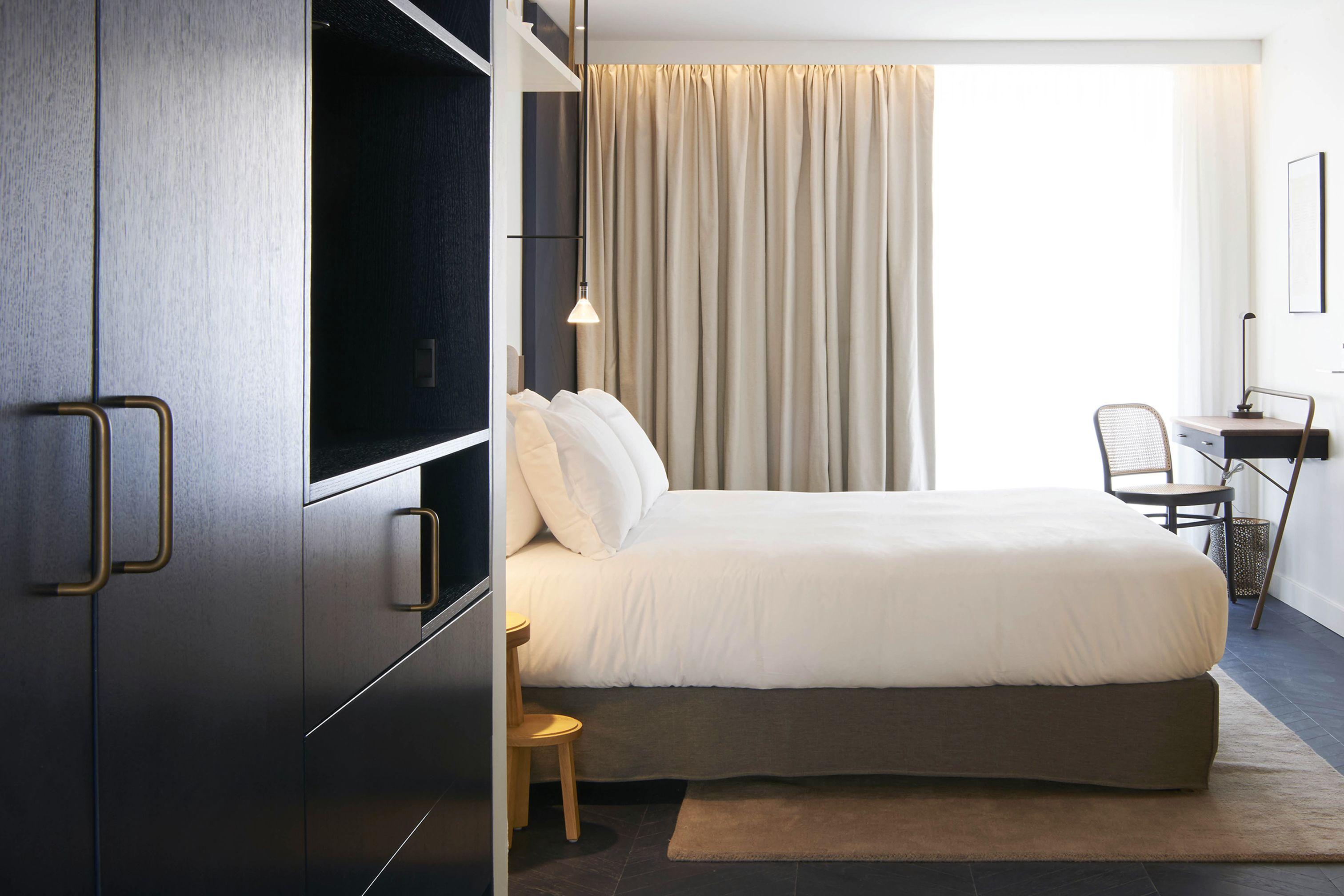 Perpetual Elysee Montaigne 4* Paris