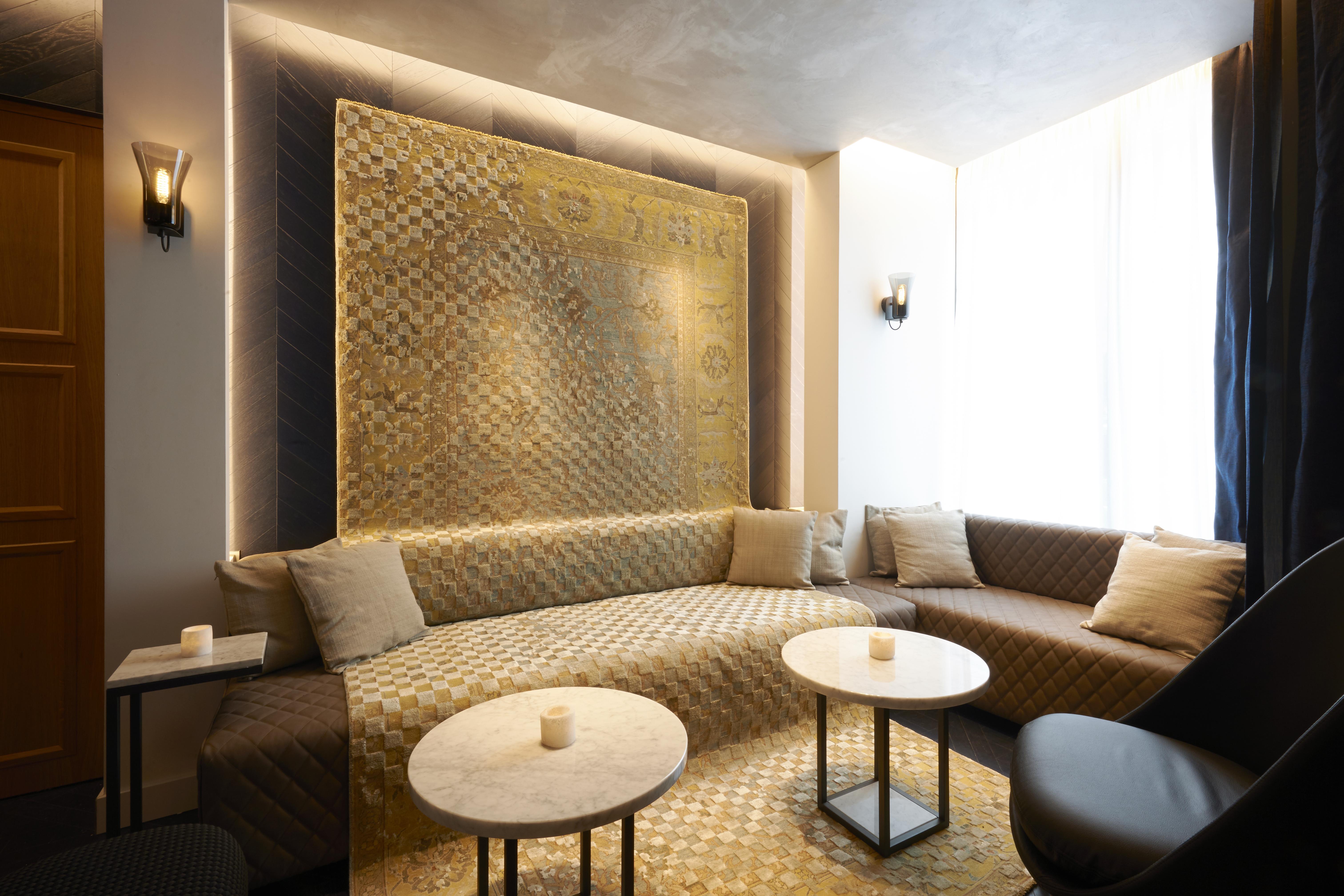 Hotel Perpetual Elysee Montaigne 4*