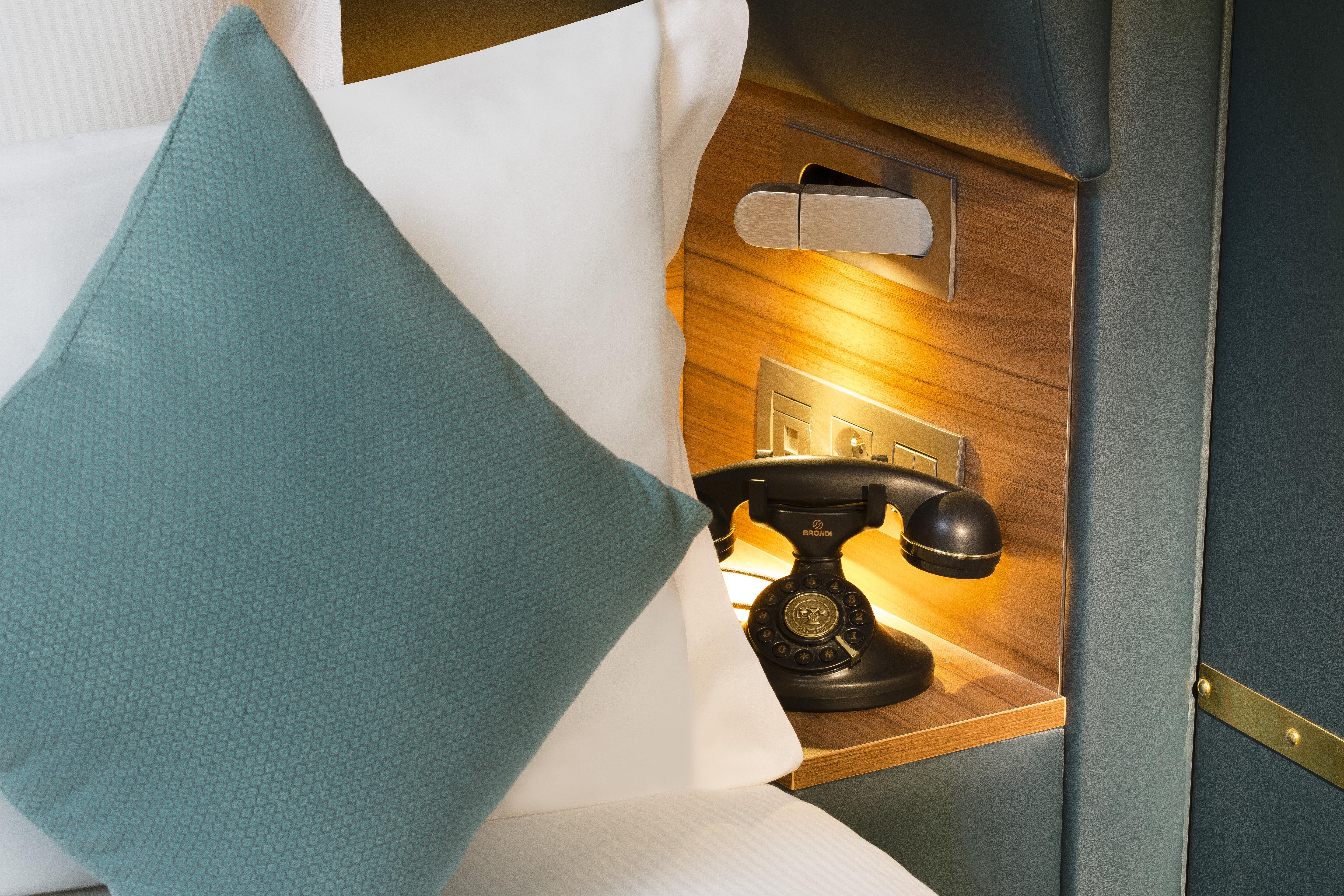 Hotel Whistler - Gare Du Nord 4*
