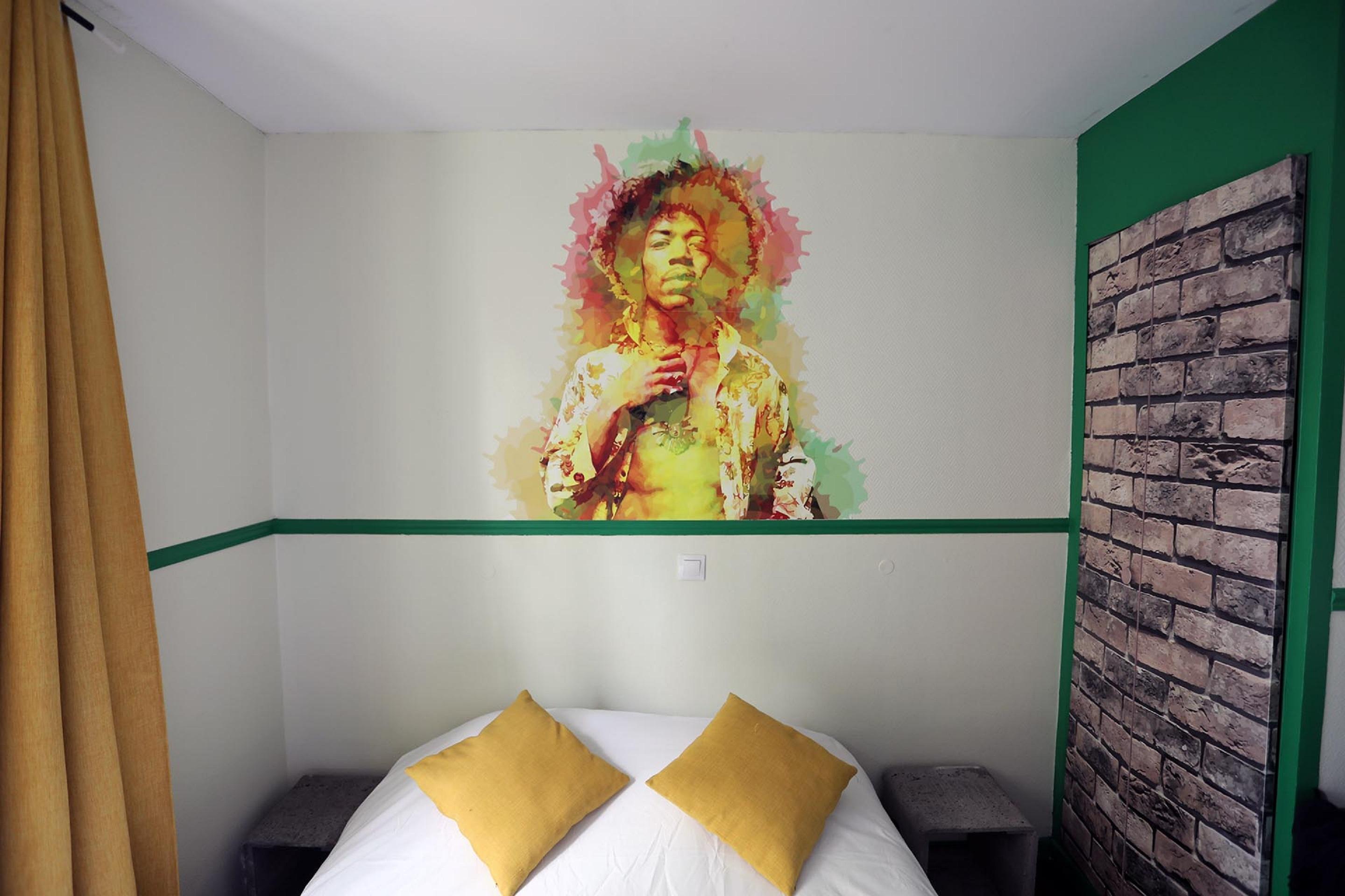 Absolute Republique Hotel 2*