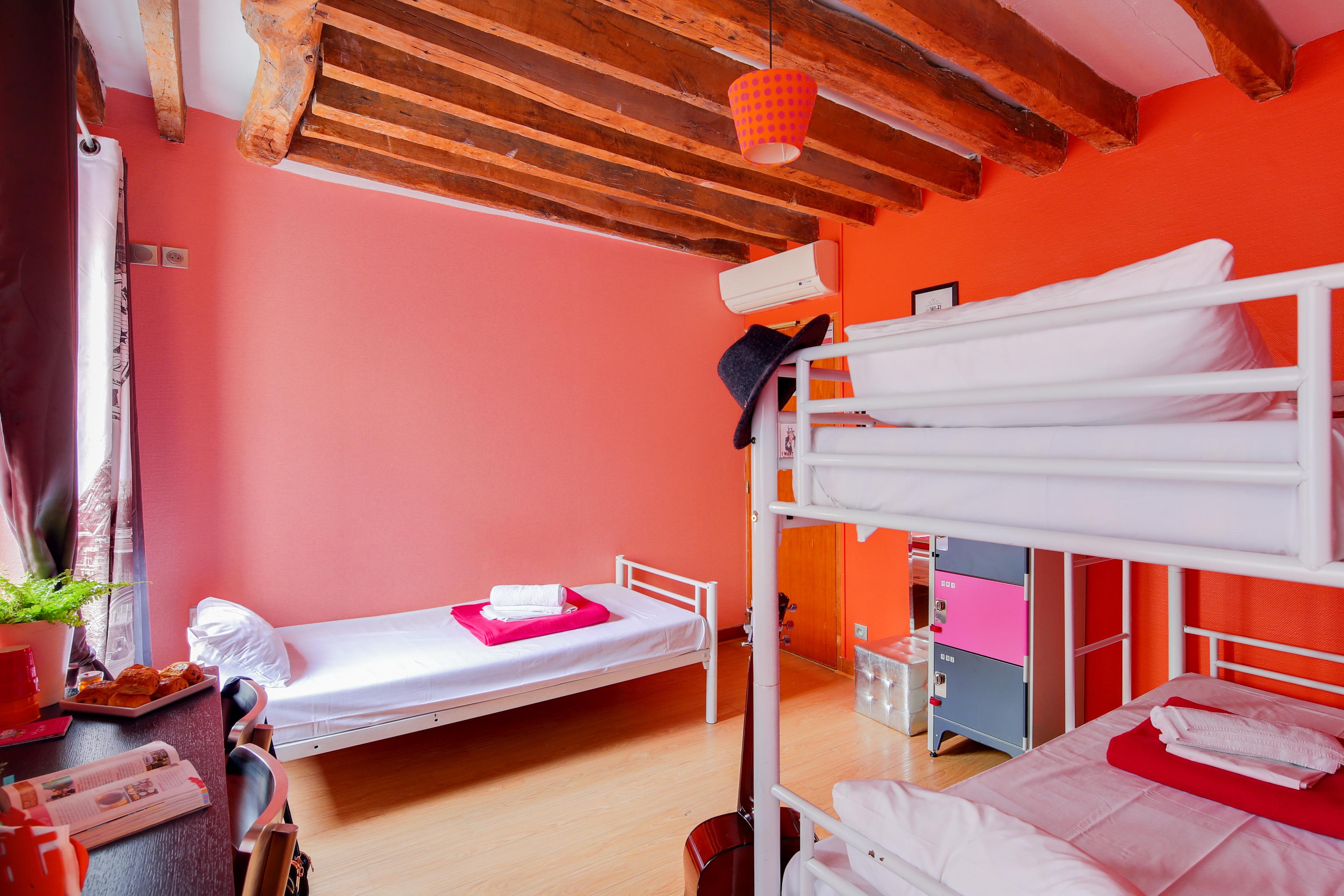 Albergue Le Village Montmartre By Hiphophostels Paris