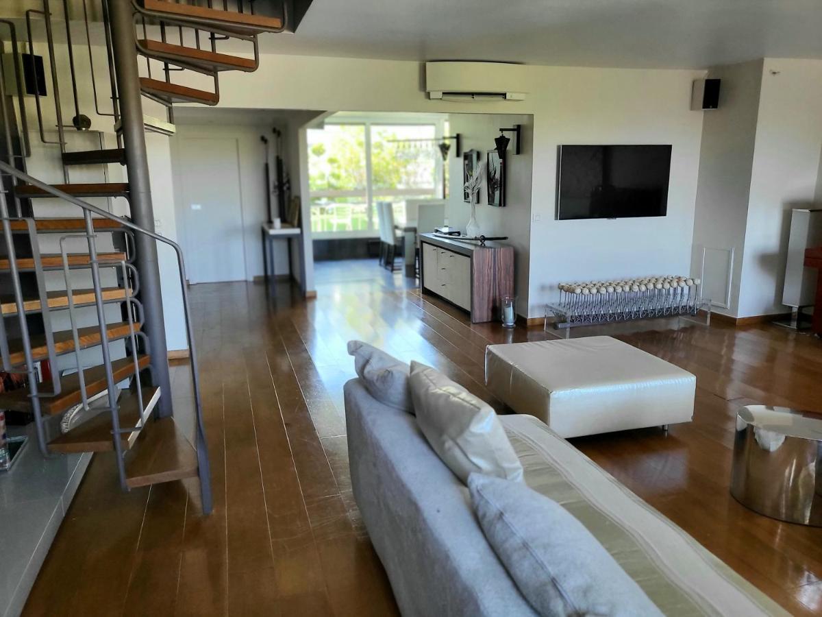 Penthouse Champs Elysees Above 5 Stars Berri Champs Elysees * Paris
