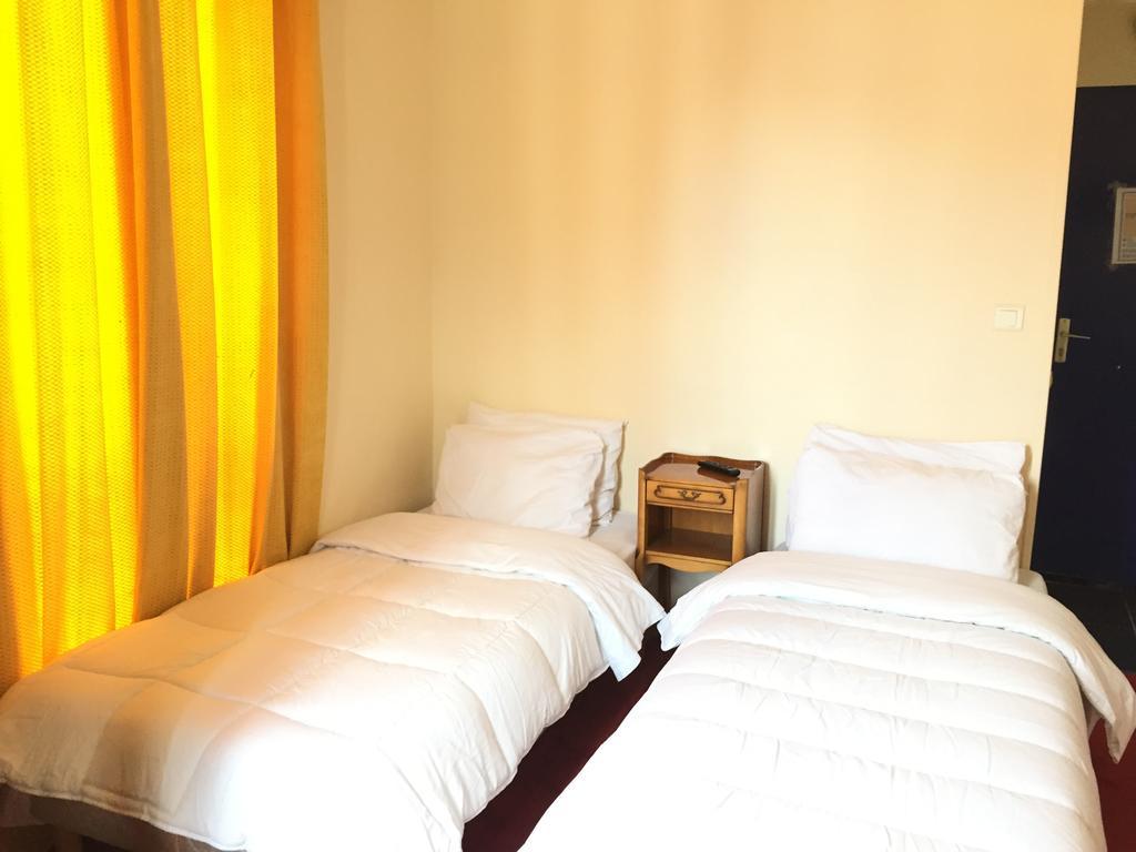 Du Metro Hotel Paris