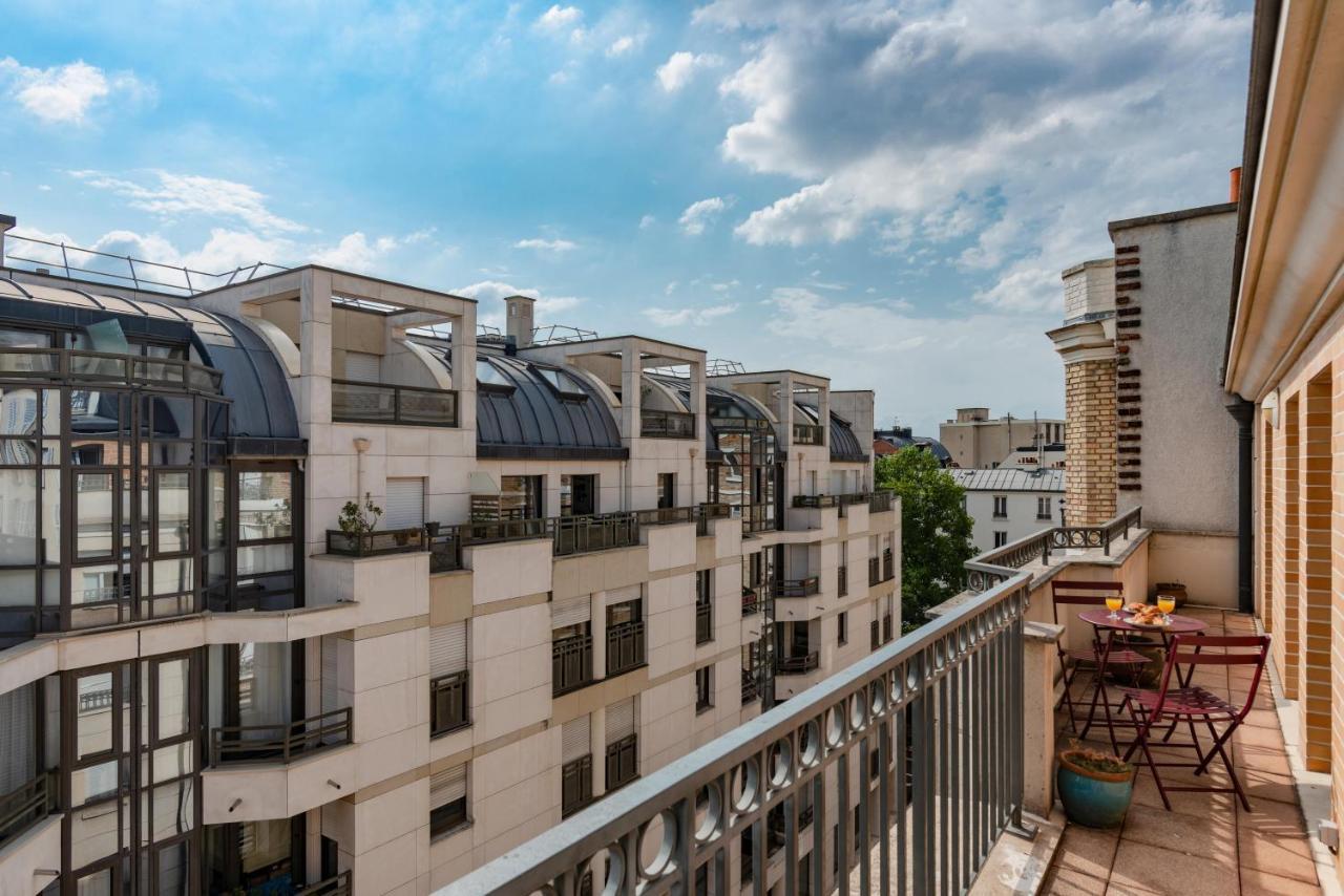 Beaudelaire Center Apartment Paris