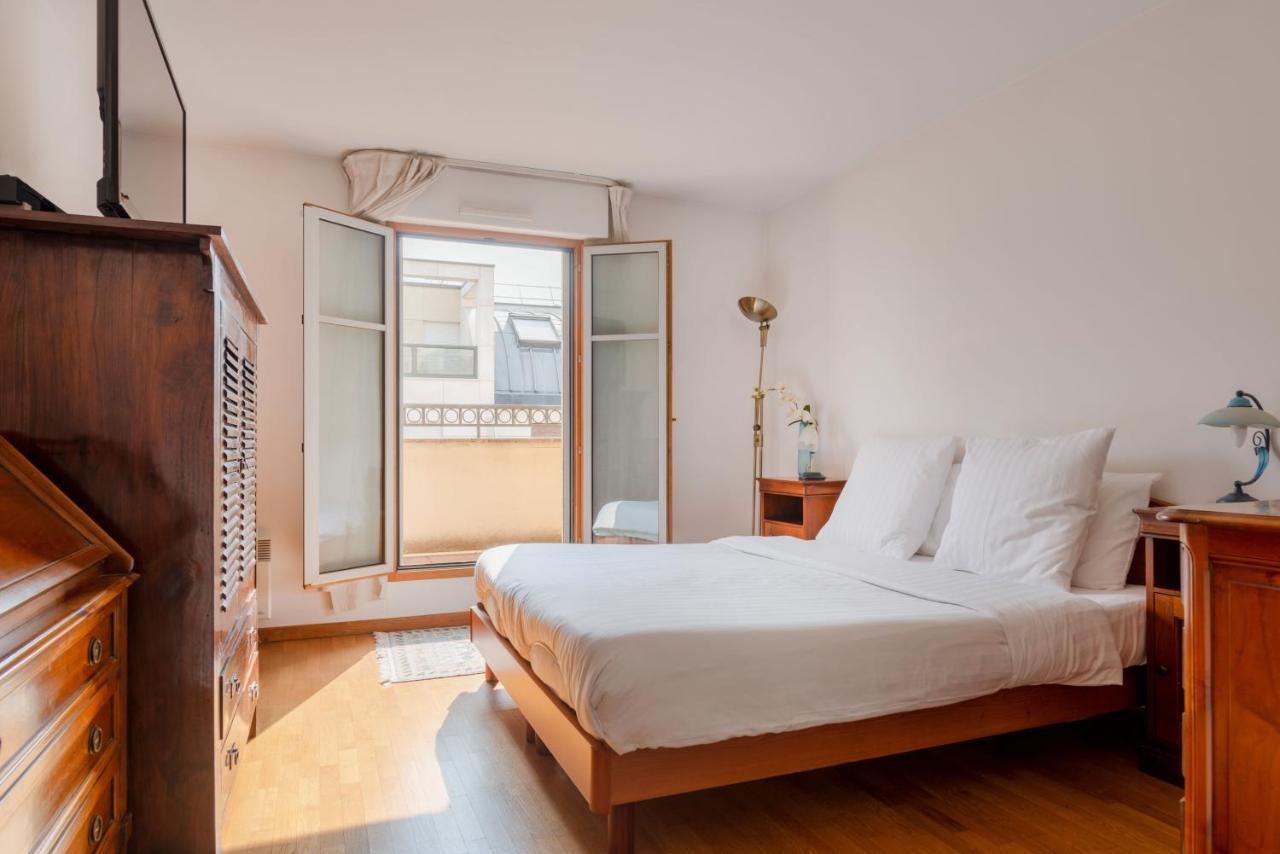 Apartment Beaudelaire Center Paris