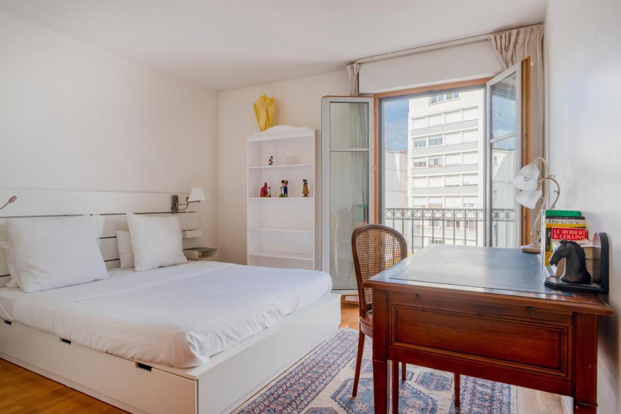 Beaudelaire Center Apartment Paris
