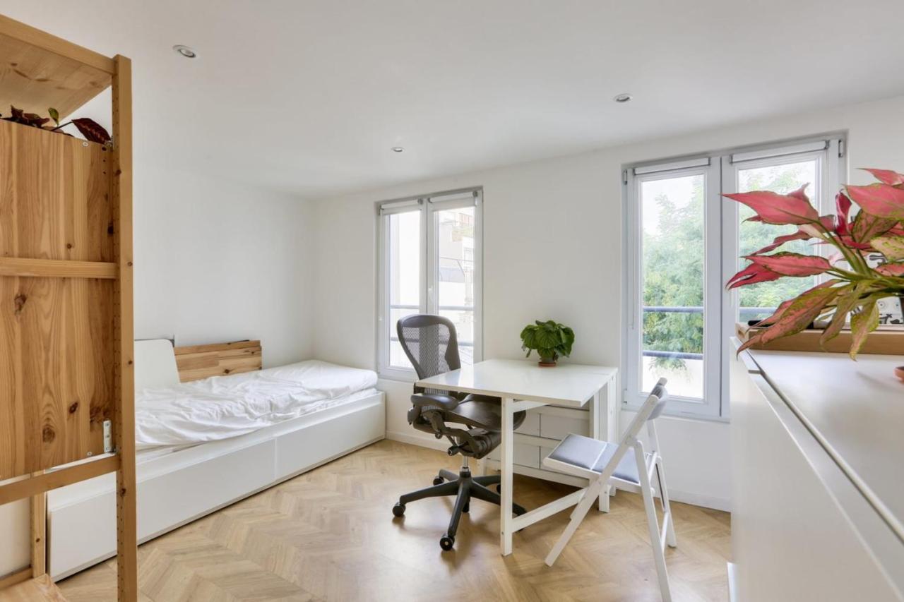 Super Studio In The 11th District Apartment Paris