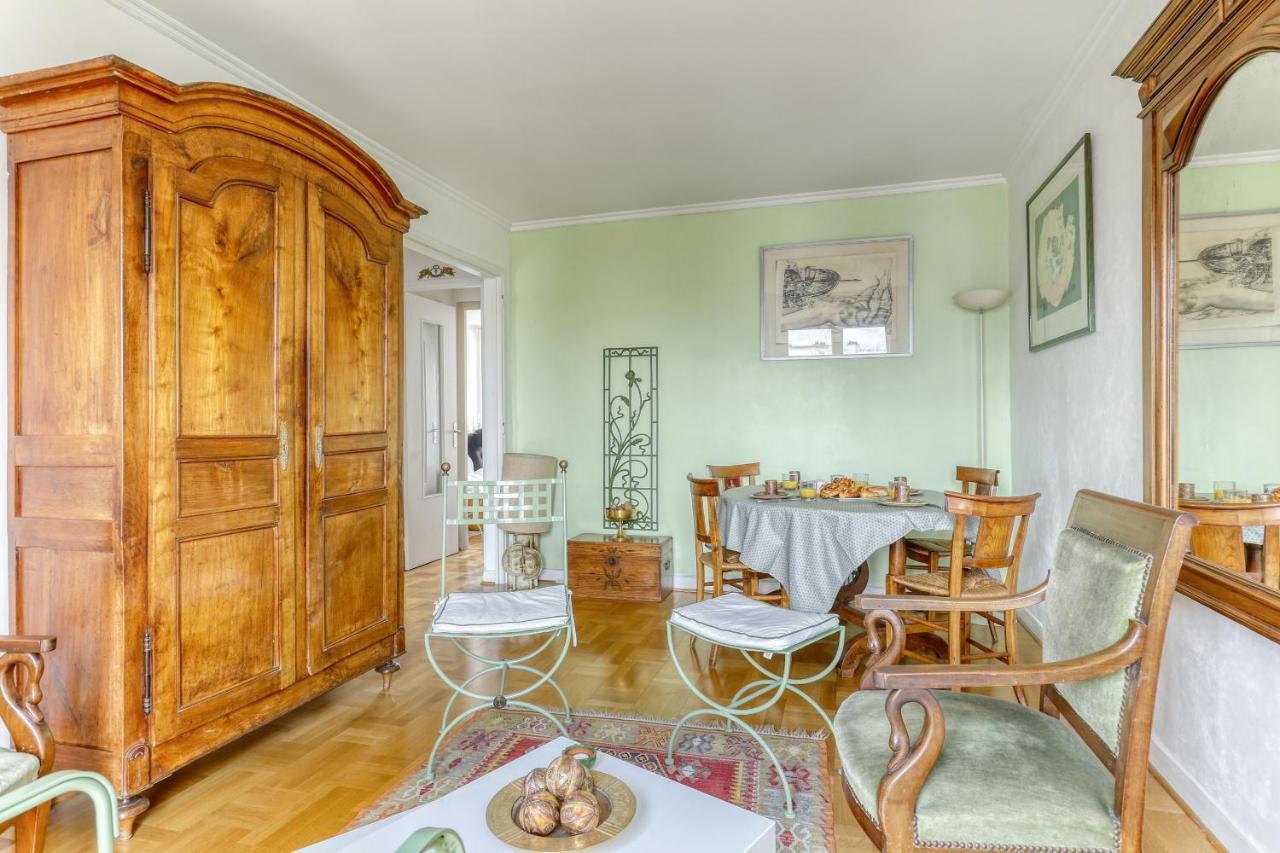 Large And Bright 2 Bdrs Flat With View - 20 *