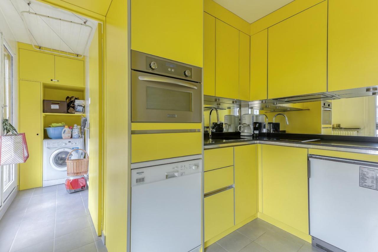 Large And Bright 2 Bdrs Flat With View - 20 Paris