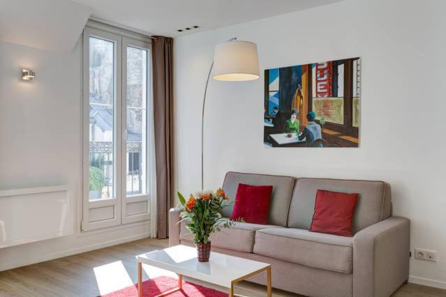 Champs Elysees Apartment