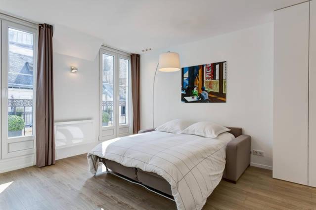 Apartment Champs Elysees Paris