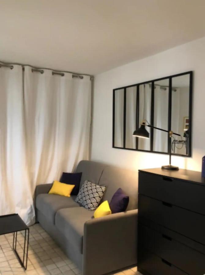 Apartment Unique And Bright Studio In Paris