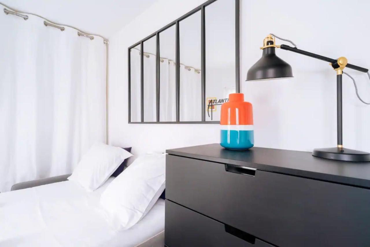 Unique And Bright Studio In Apartment Paris