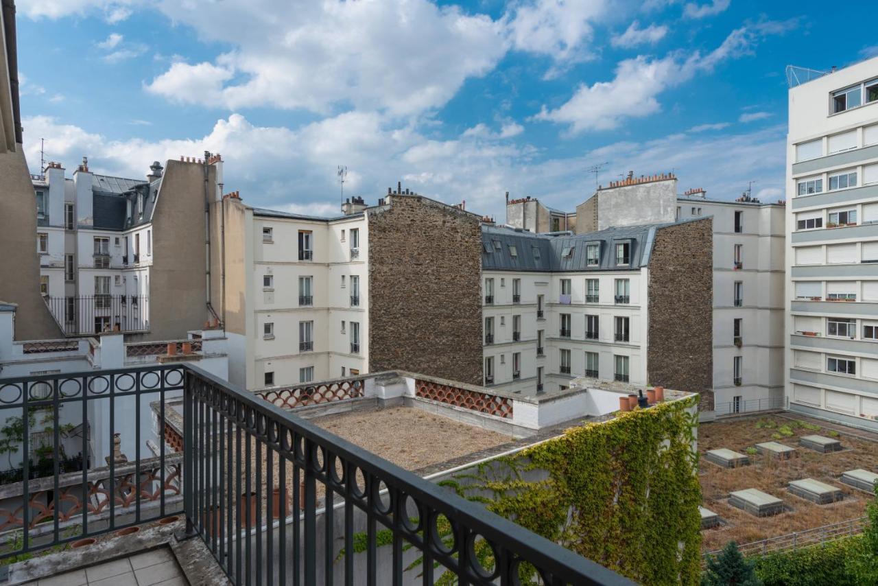 Beaudelaire Center Paris