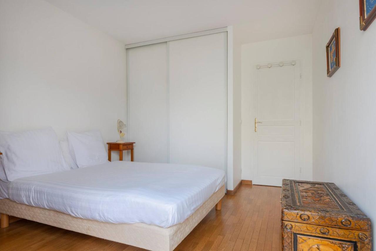 Beaudelaire Center Apartment Paris