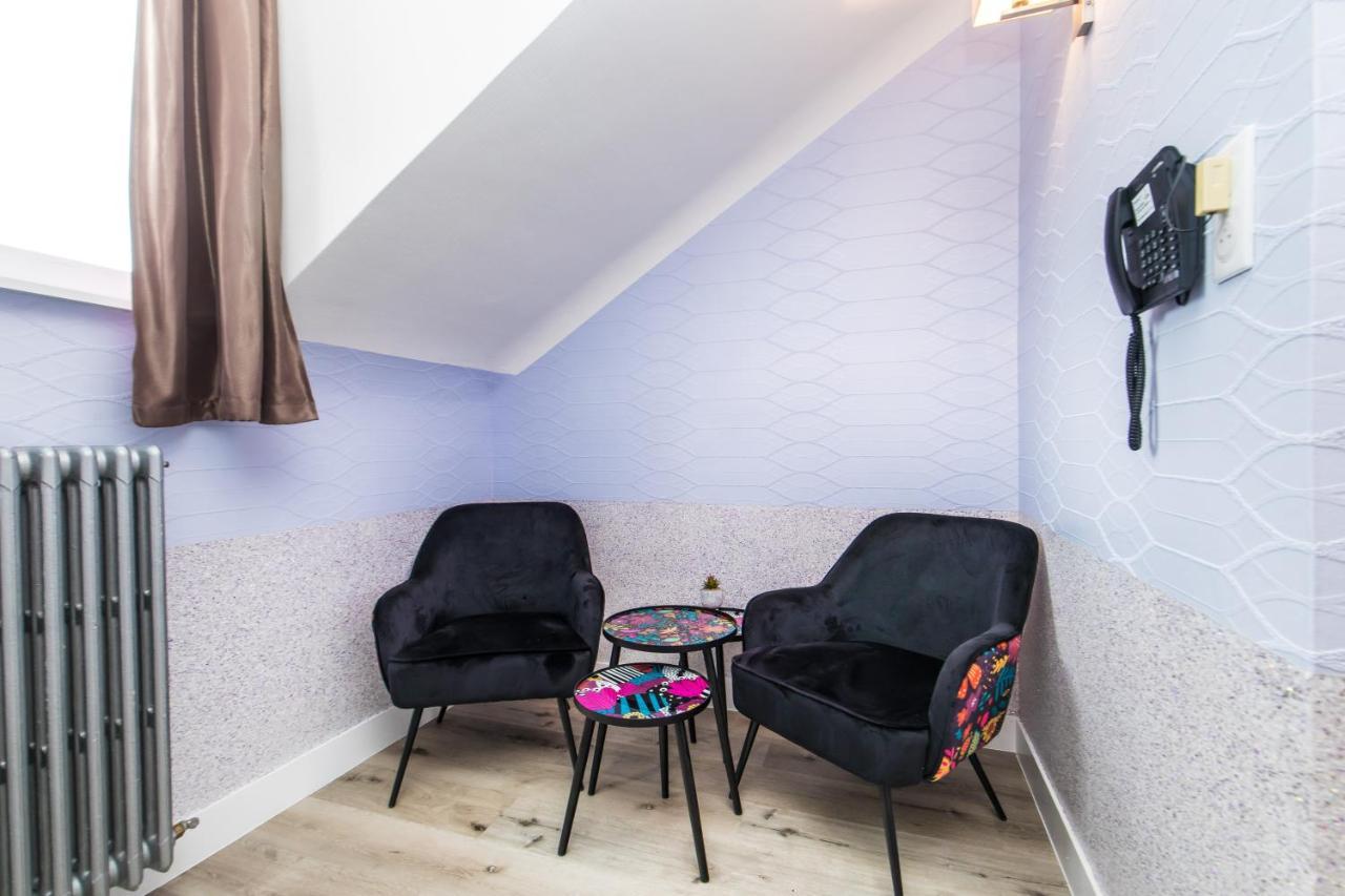De Montparnasse Hotel Paris