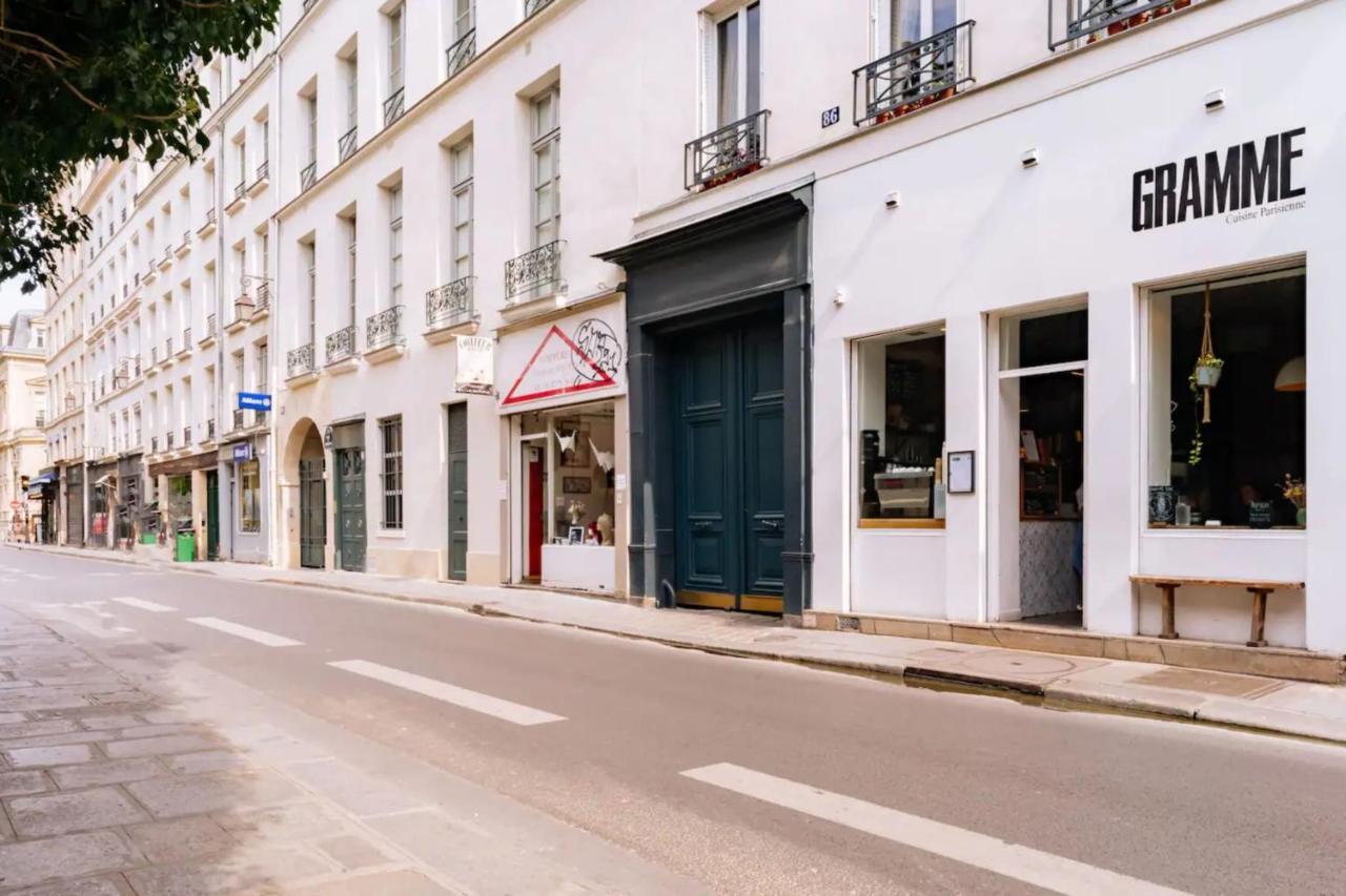 Unique And Bright Studio In * Paris