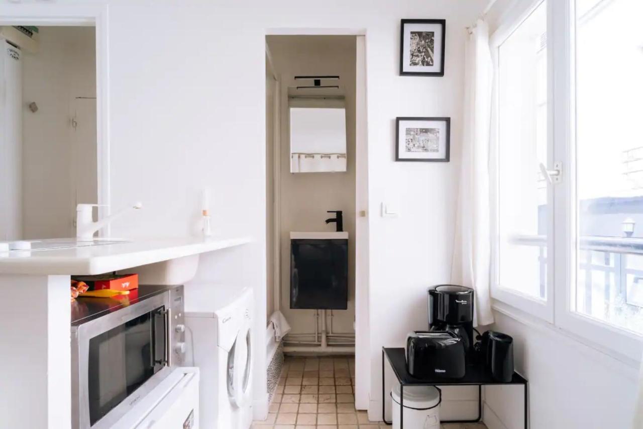 Apartment Unique And Bright Studio In